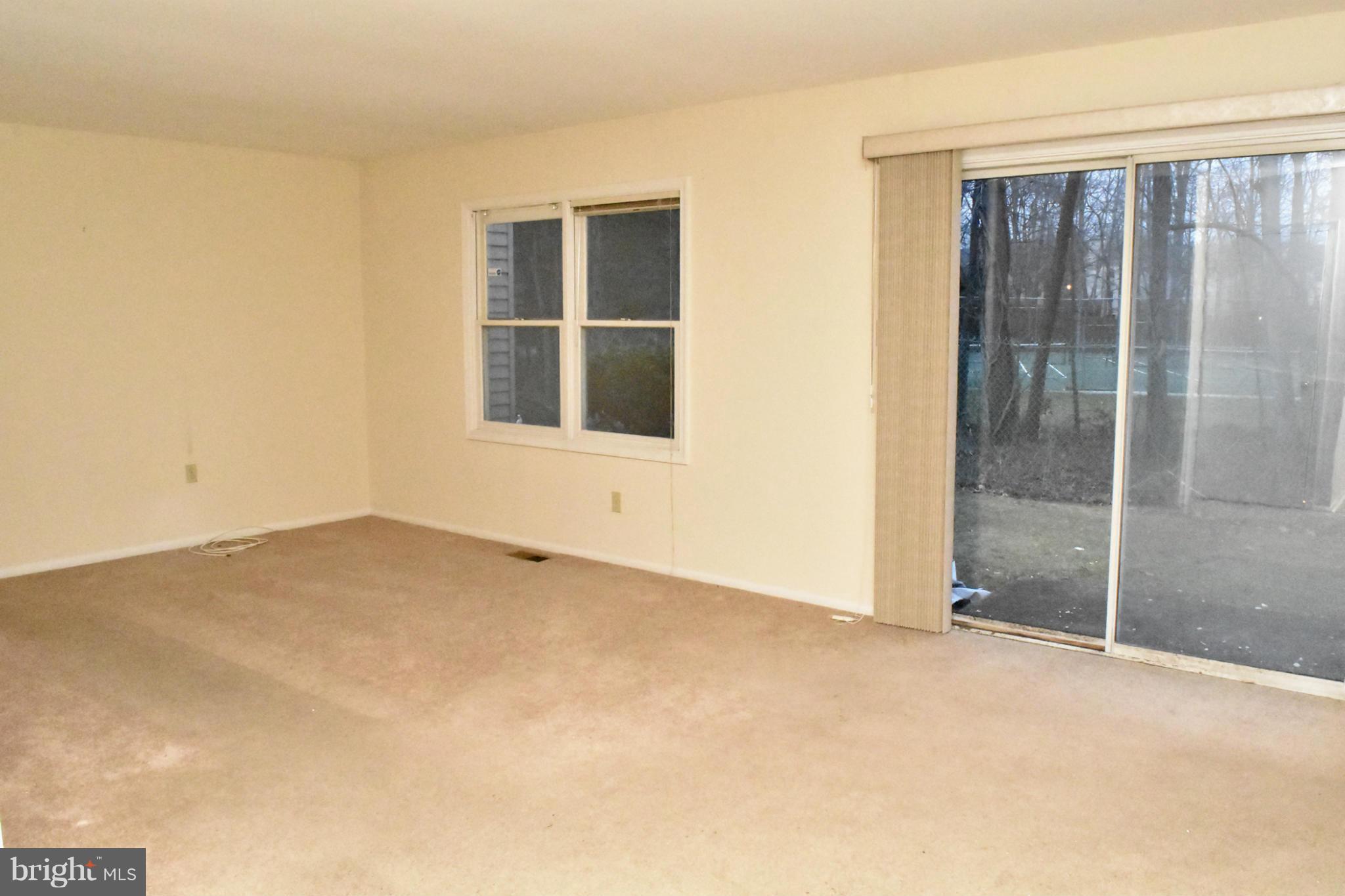 LAUREL OAKS CONDO - Residential