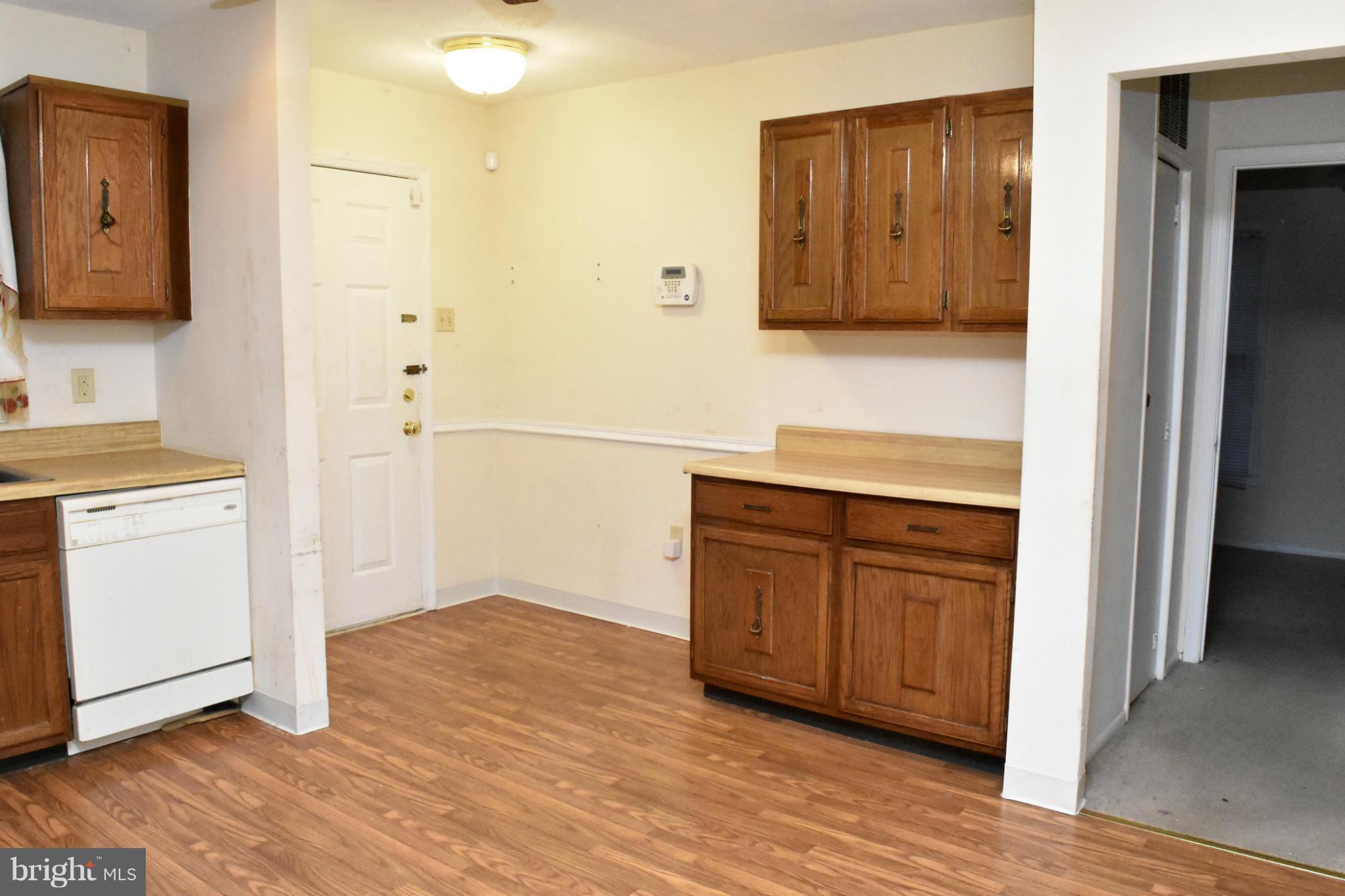 LAUREL OAKS CONDO - Residential