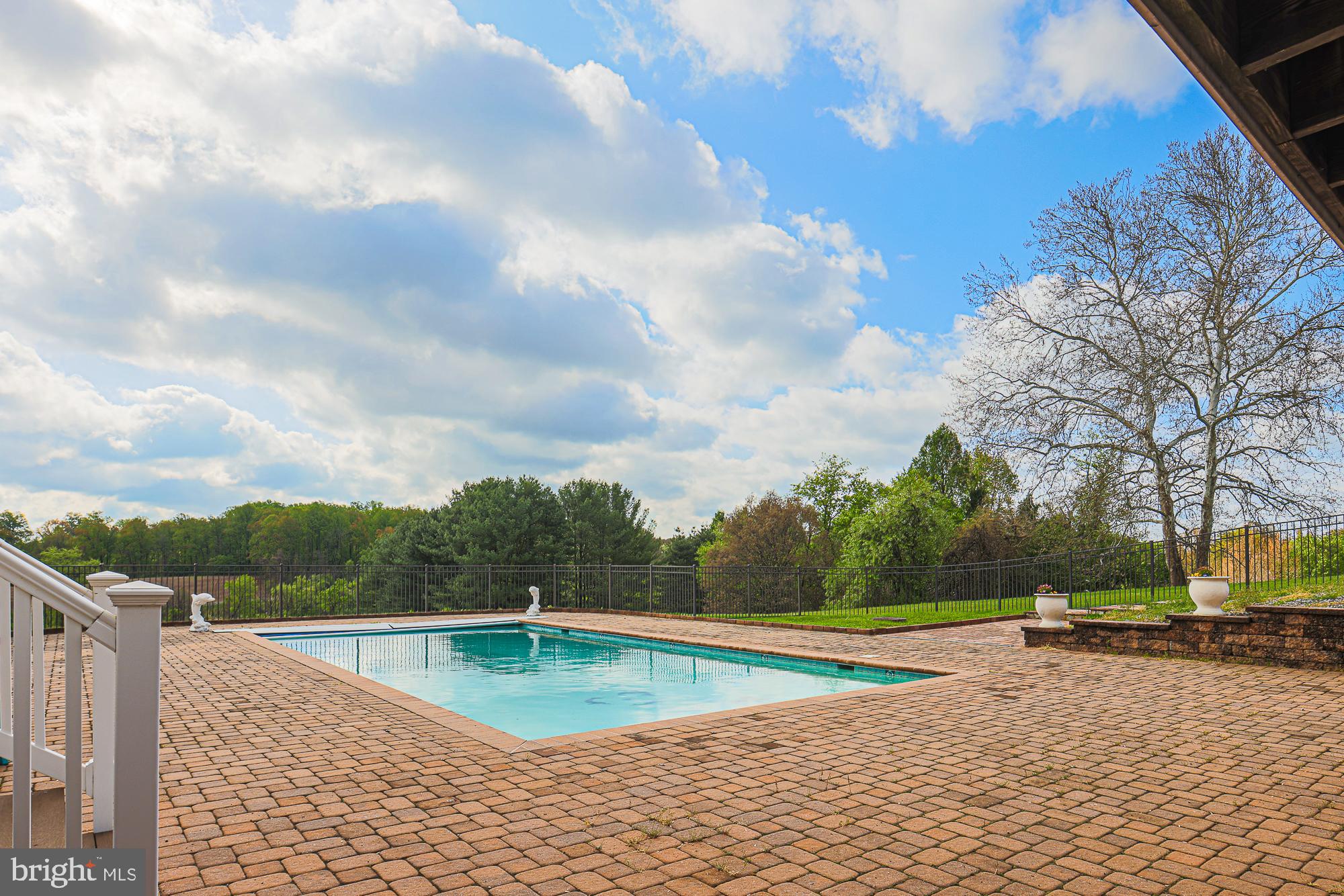 MISSION RIDGE - Residential