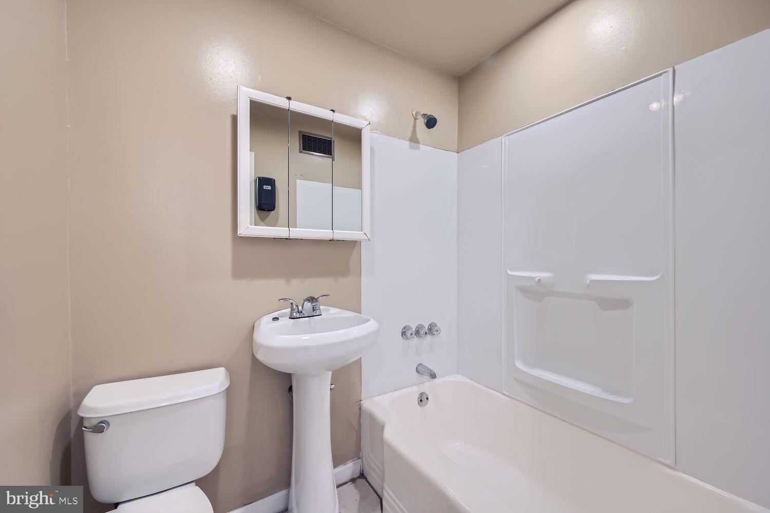 EAST ARLINGTON - Residential Income