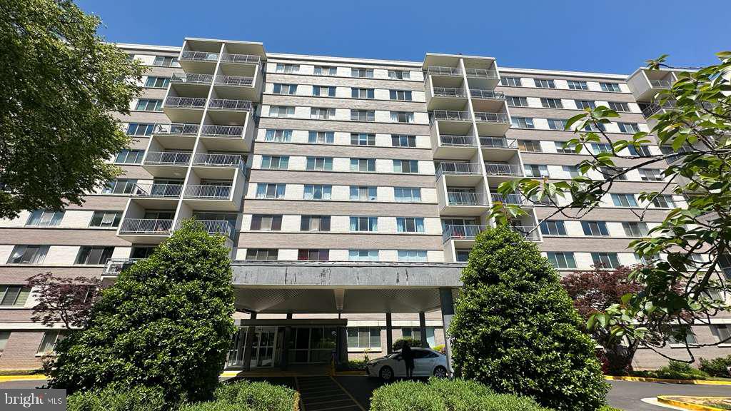 WHITEHALL - Residential