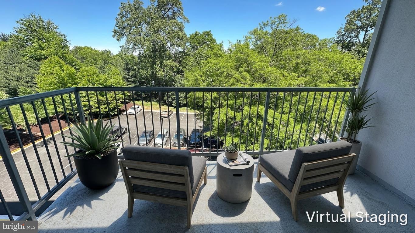 WHITEHALL - Residential