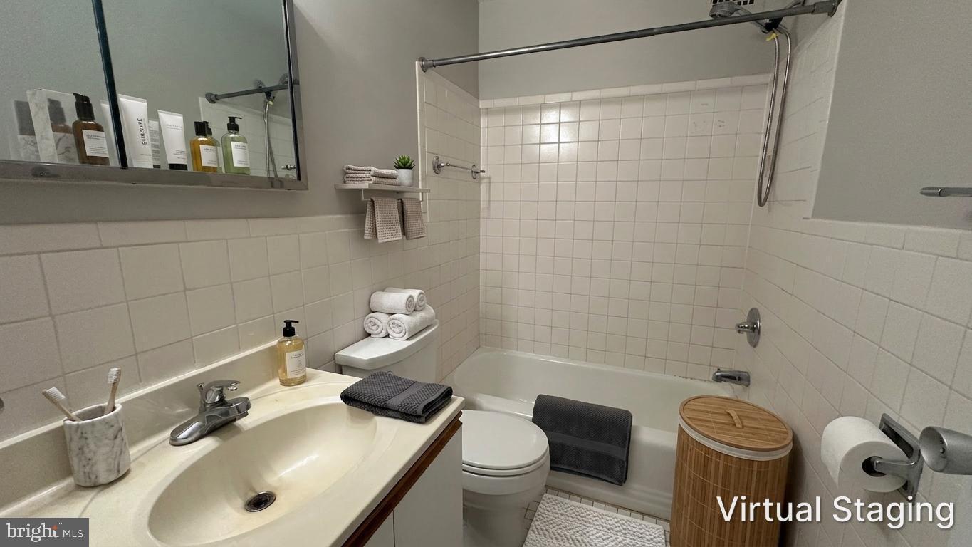WHITEHALL - Residential