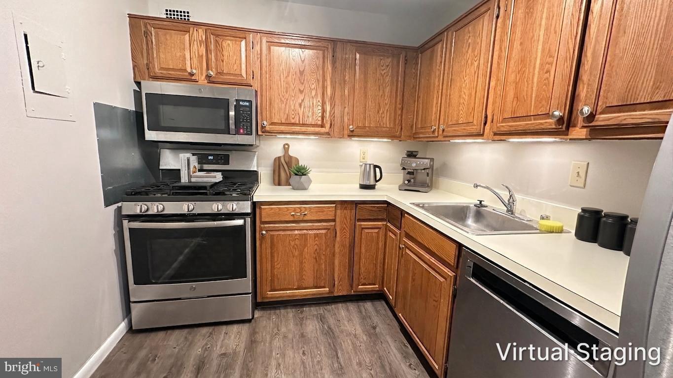 WHITEHALL - Residential