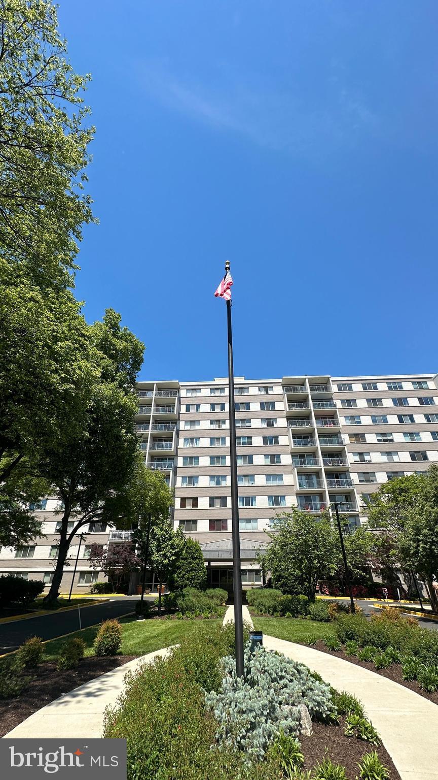 WHITEHALL - Residential