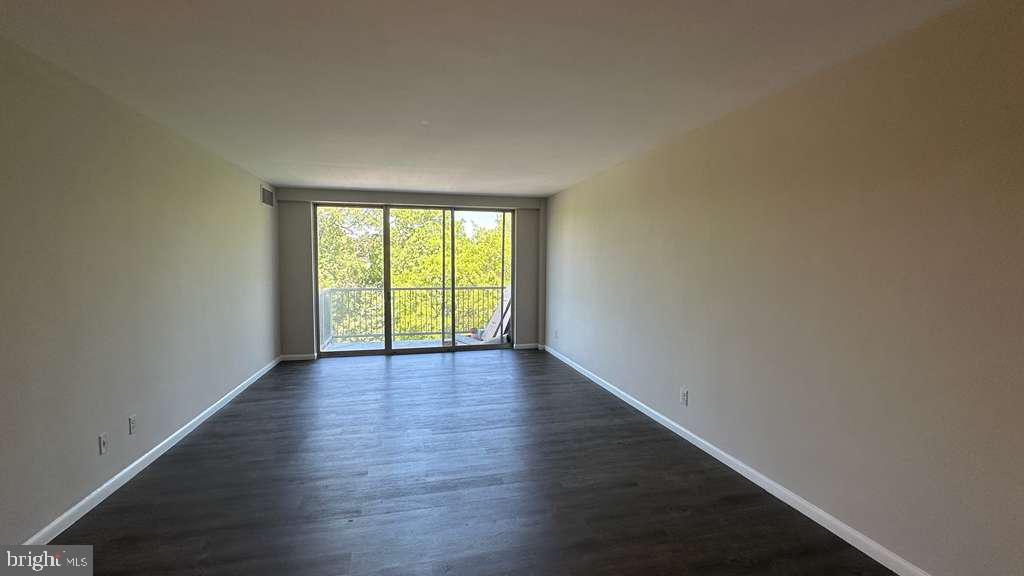 WHITEHALL - Residential
