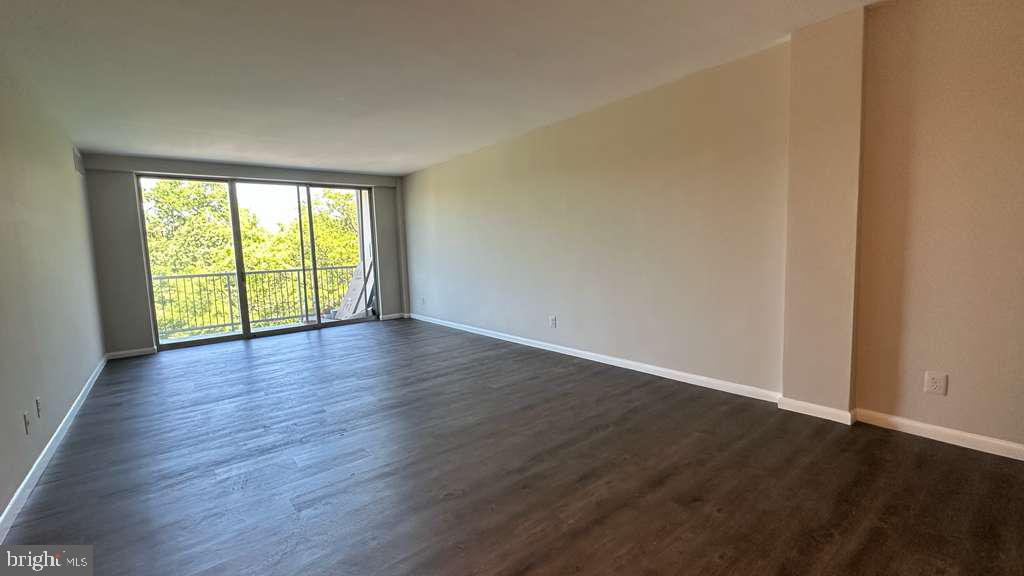 WHITEHALL - Residential