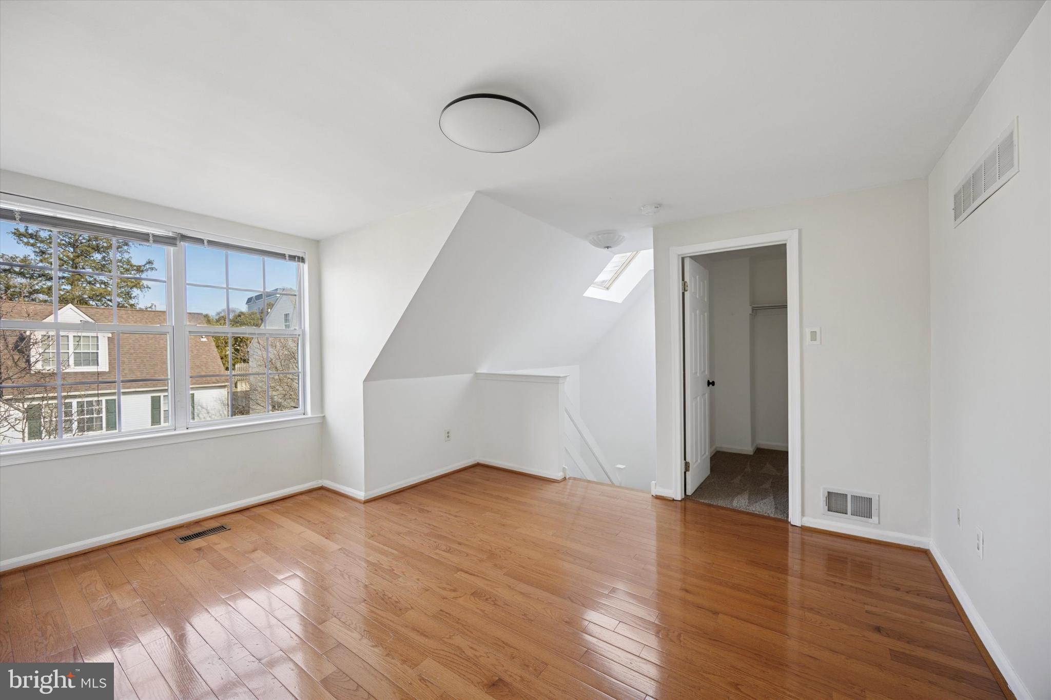 CINNAMON HILL - Residential