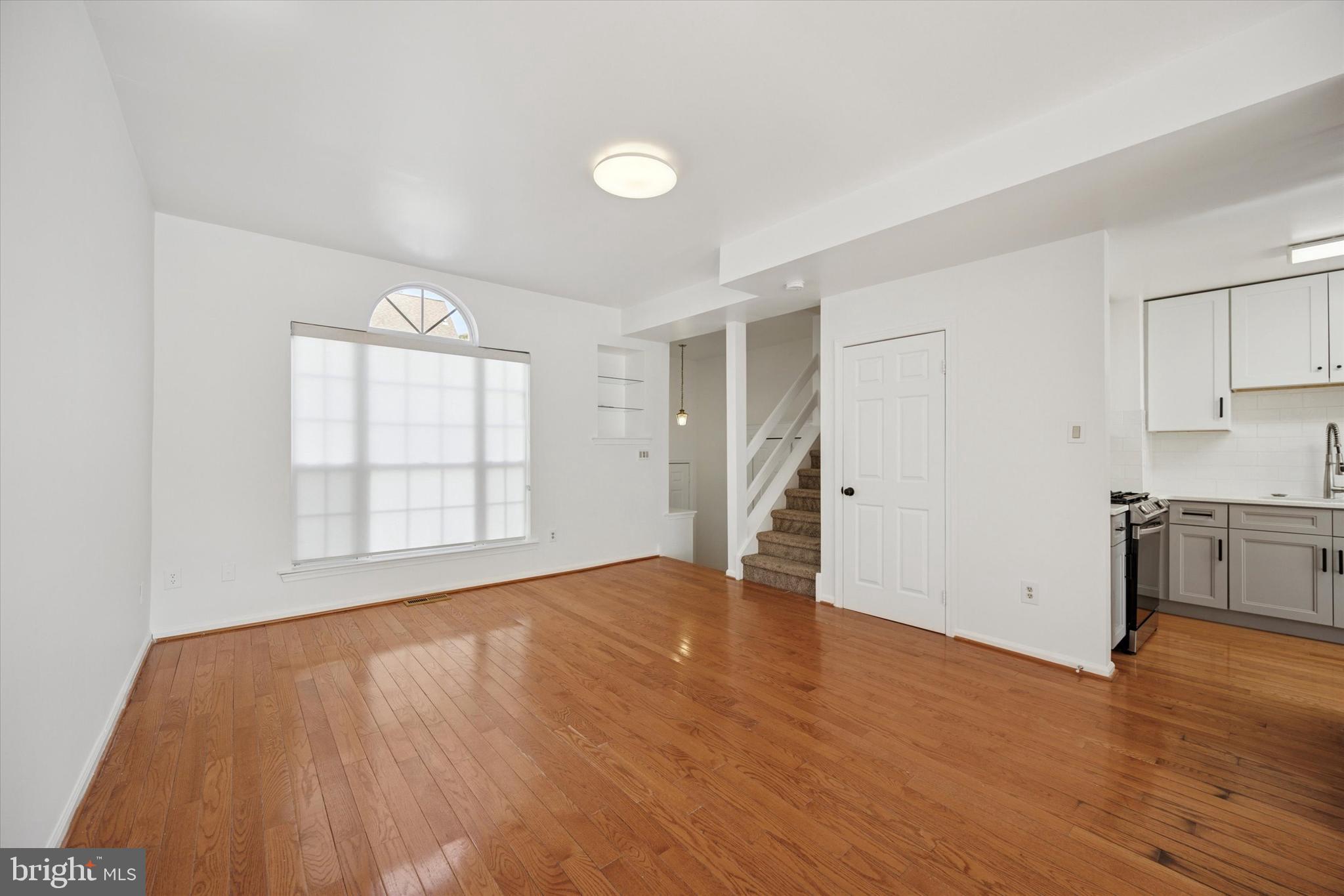 CINNAMON HILL - Residential