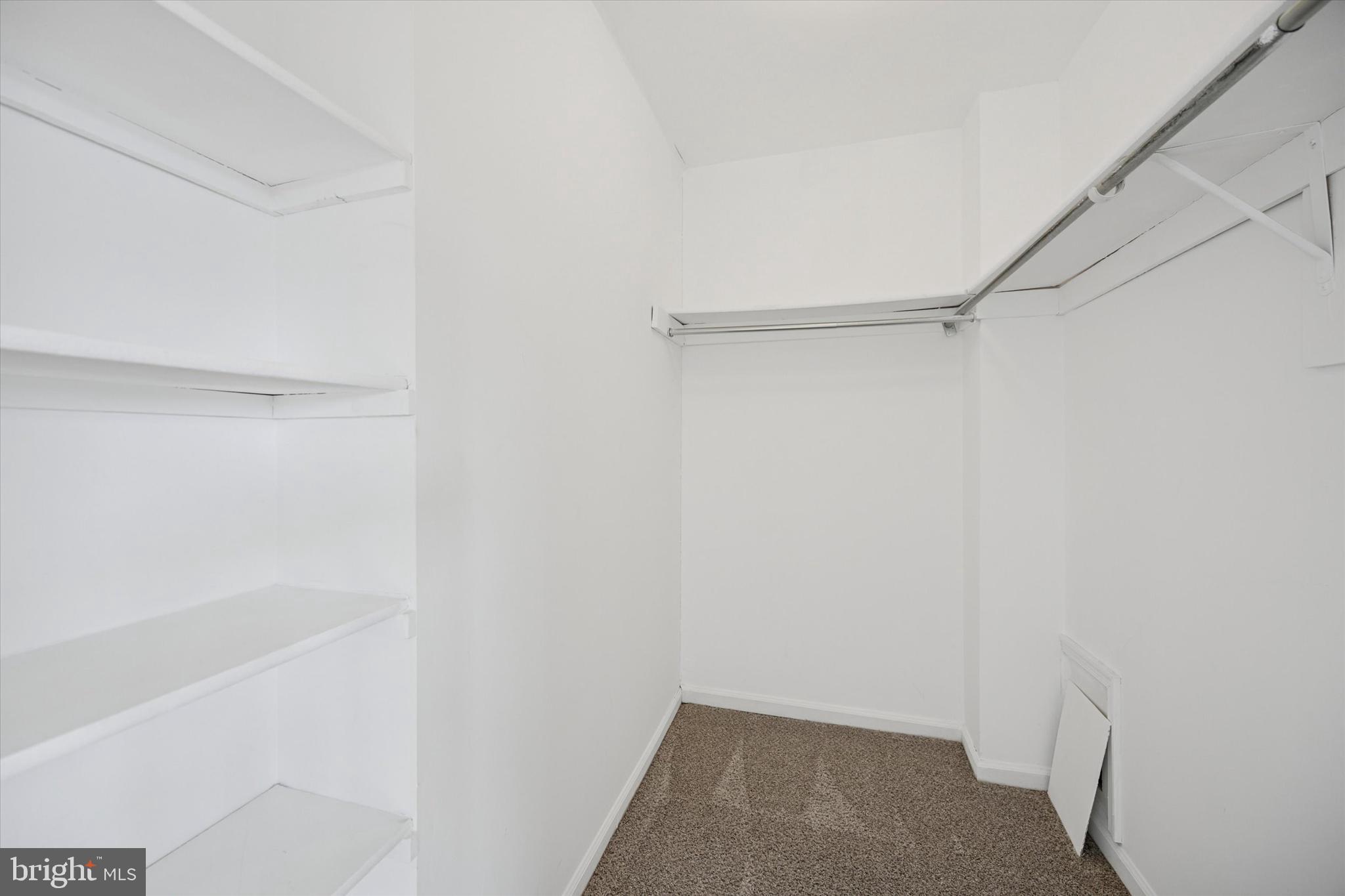 CINNAMON HILL - Residential