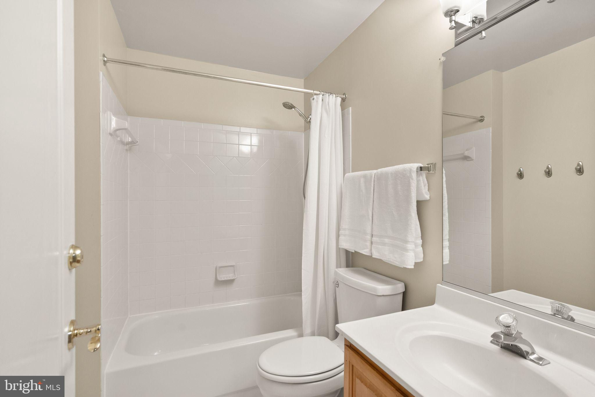 CARIS GLENNE - Residential