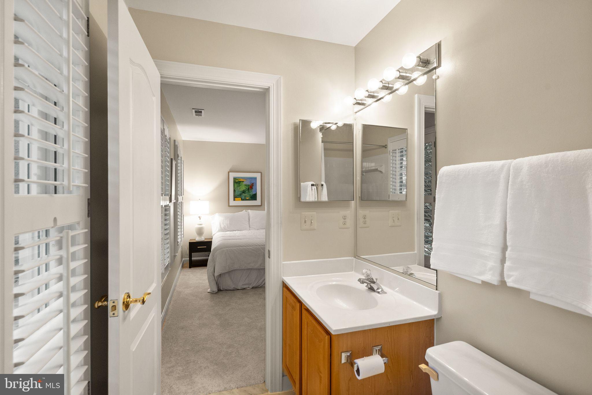 CARIS GLENNE - Residential