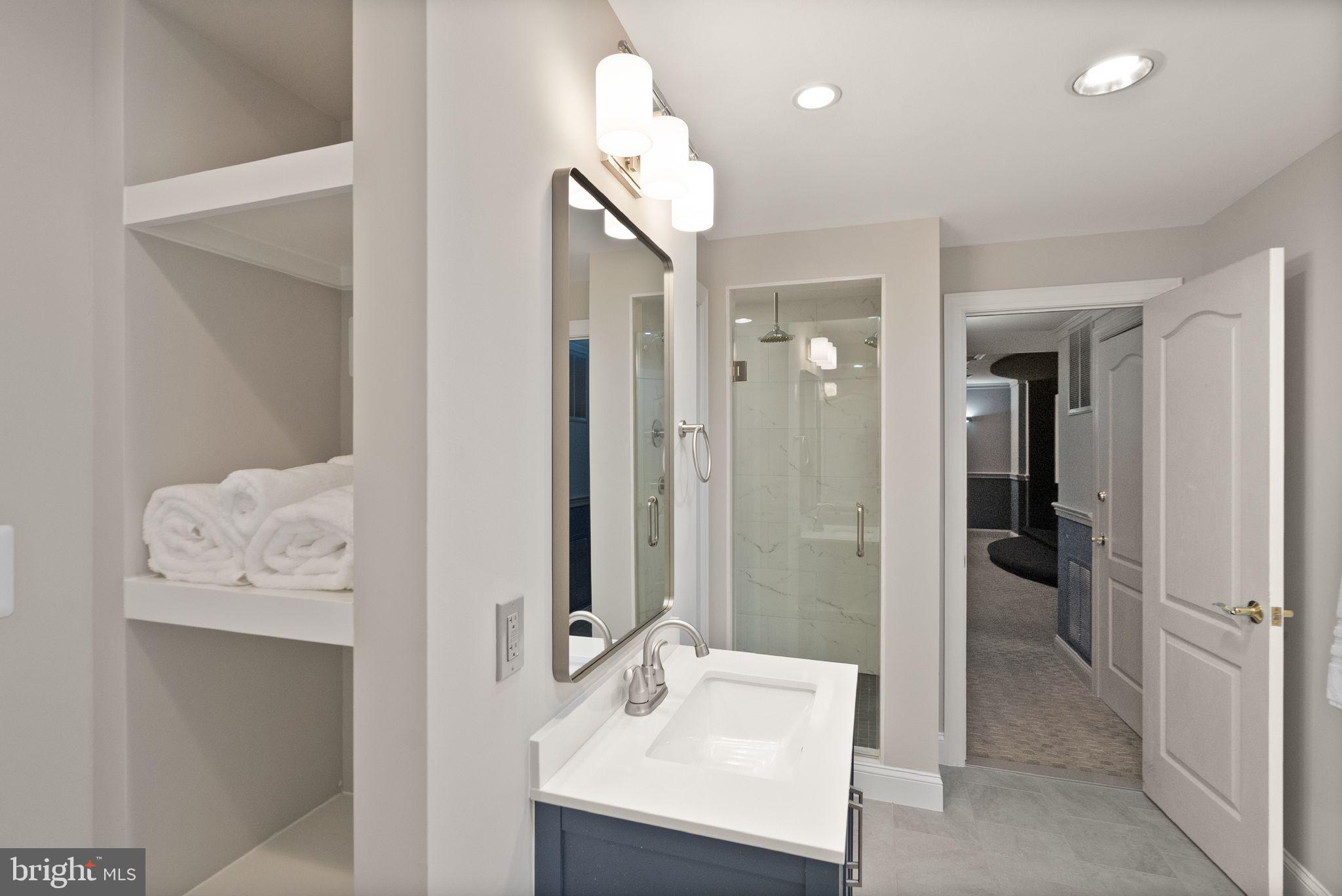 CARIS GLENNE - Residential