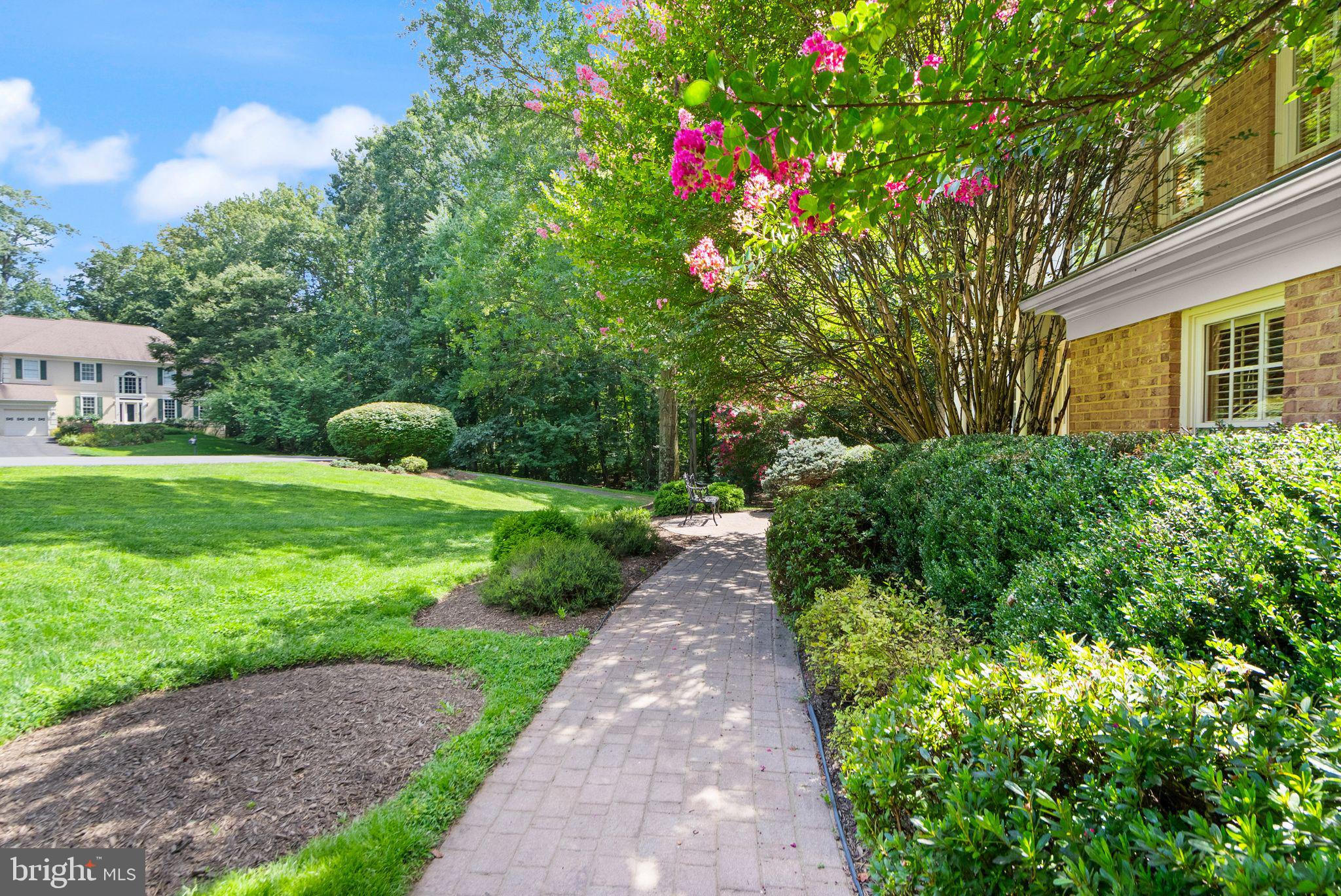 CARIS GLENNE - Residential