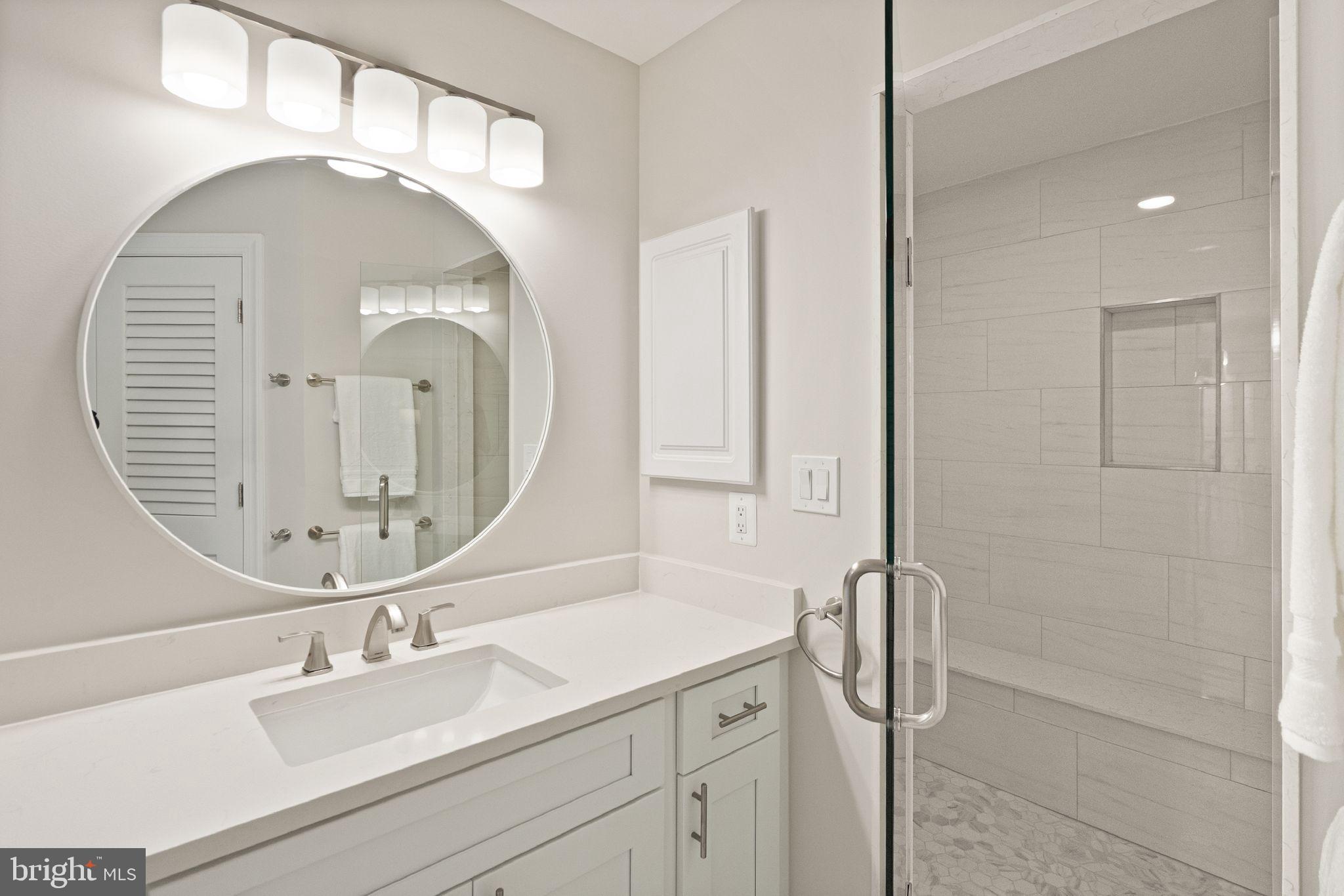 CARIS GLENNE - Residential