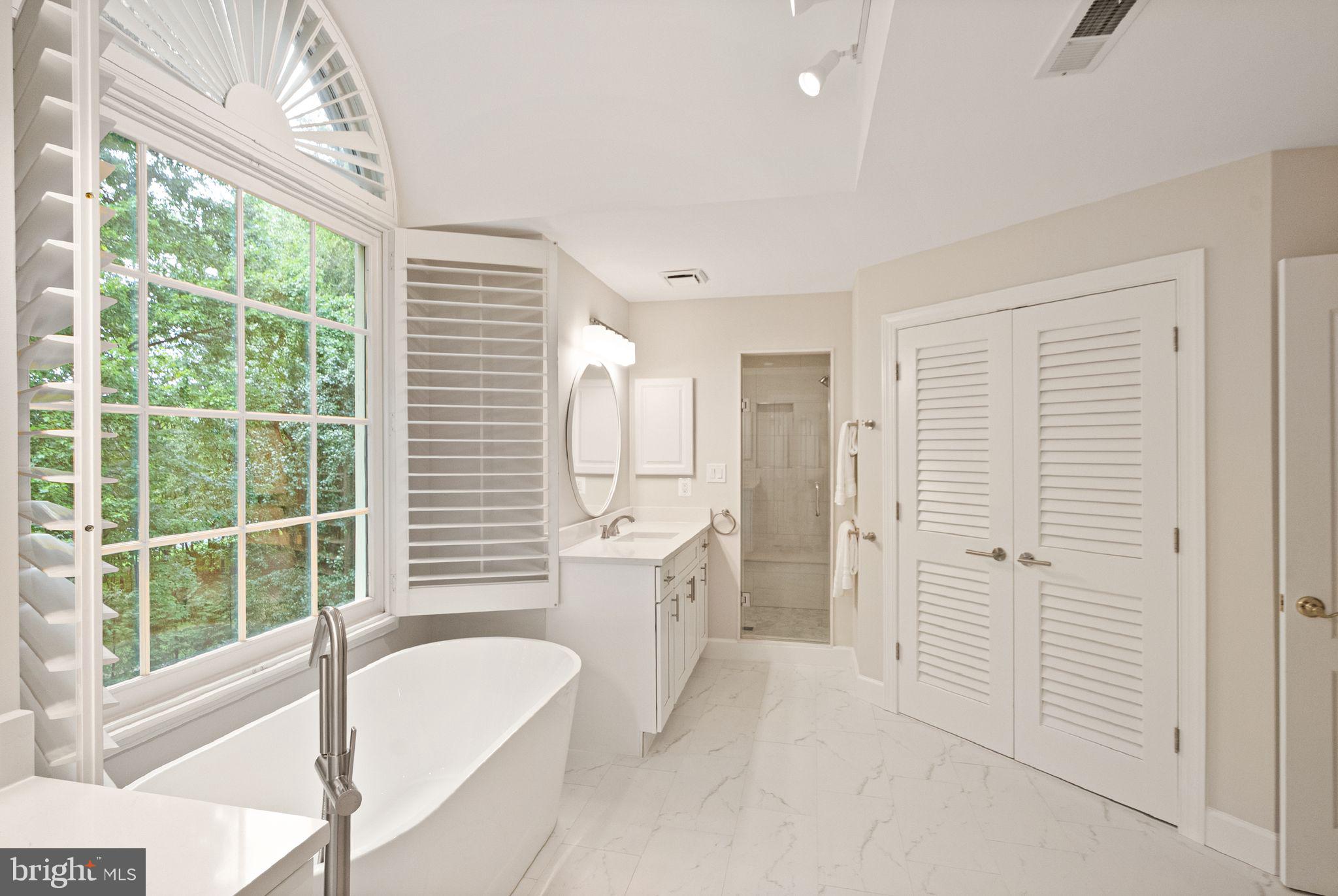 CARIS GLENNE - Residential