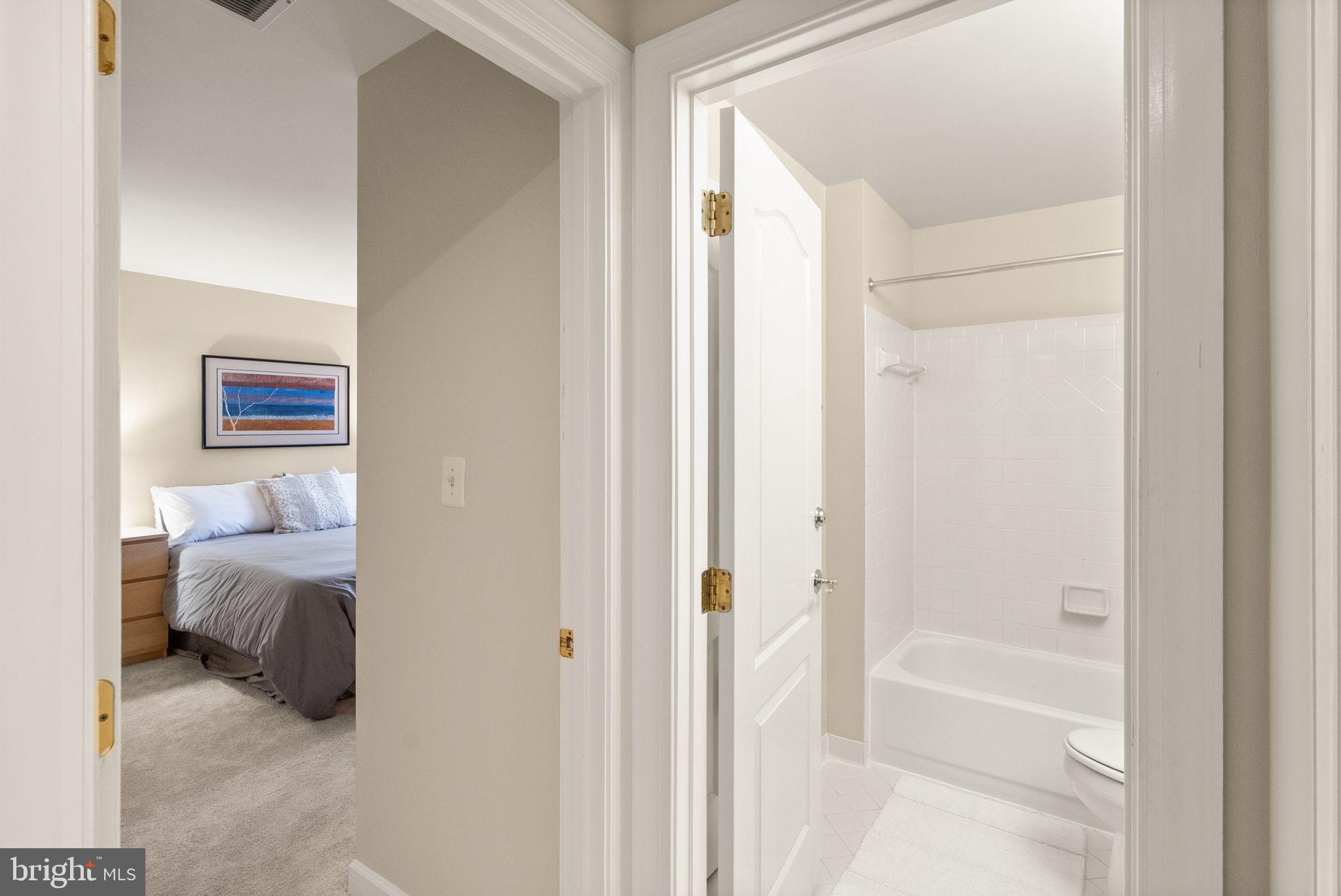 CARIS GLENNE - Residential