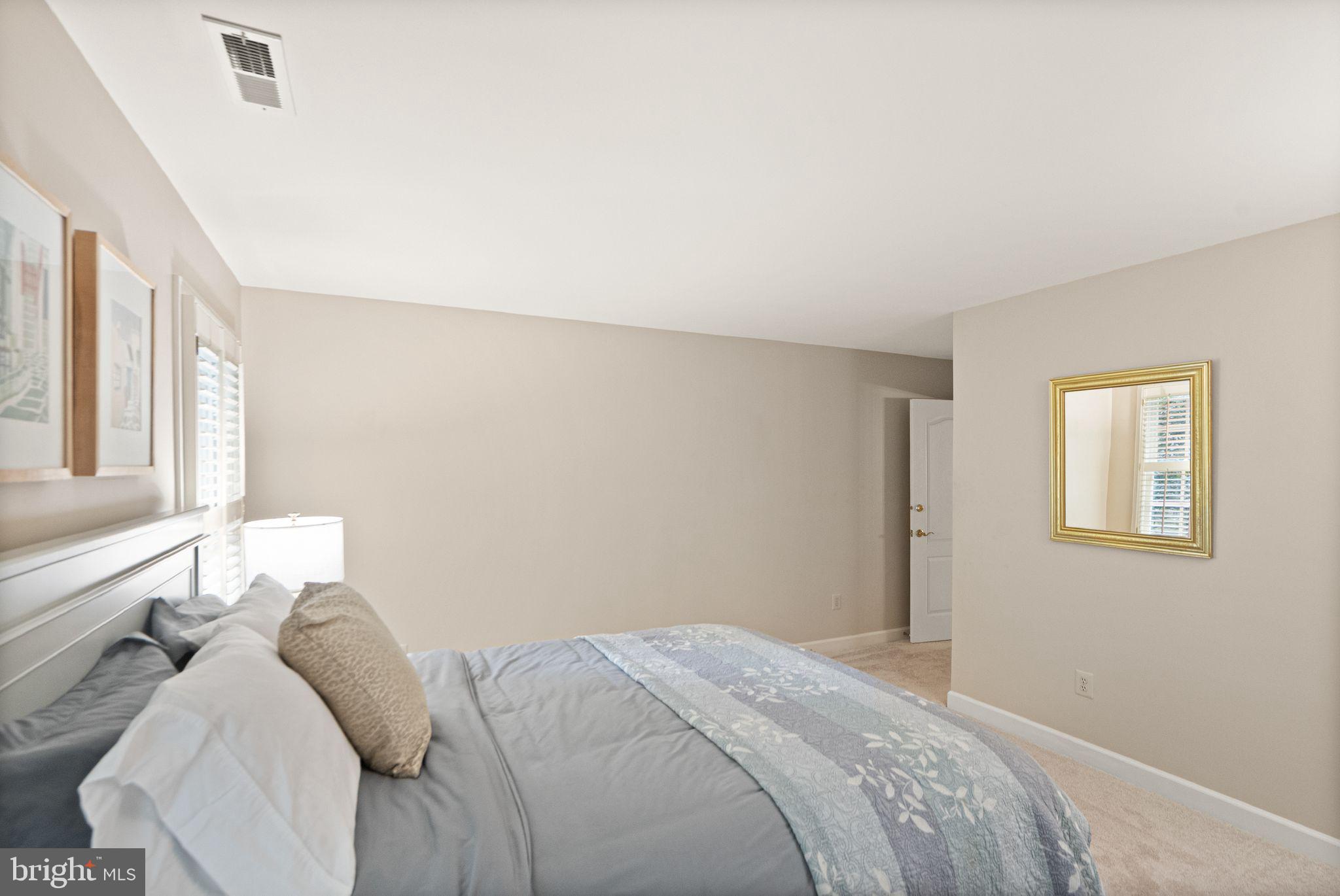 CARIS GLENNE - Residential