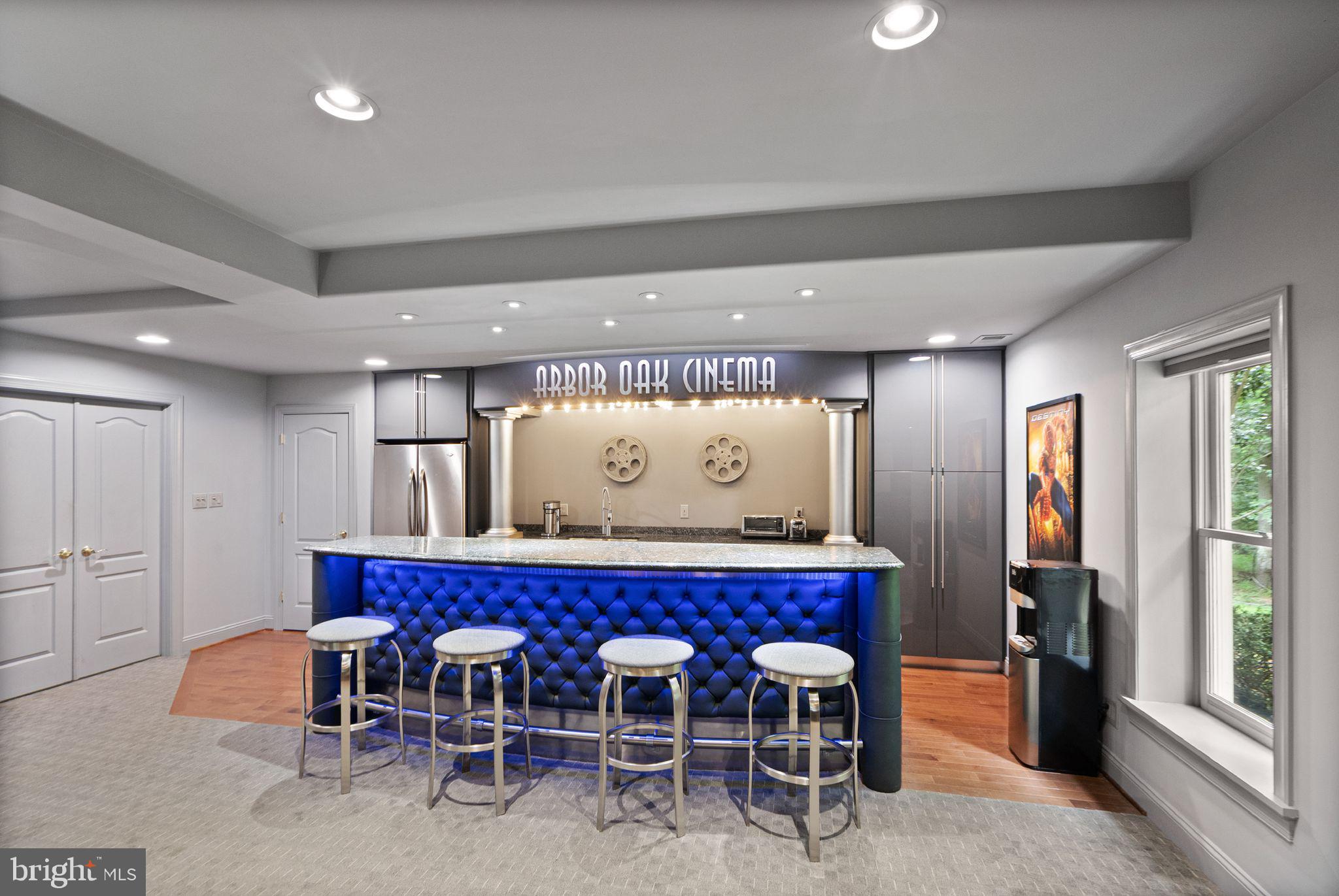 CARIS GLENNE - Residential