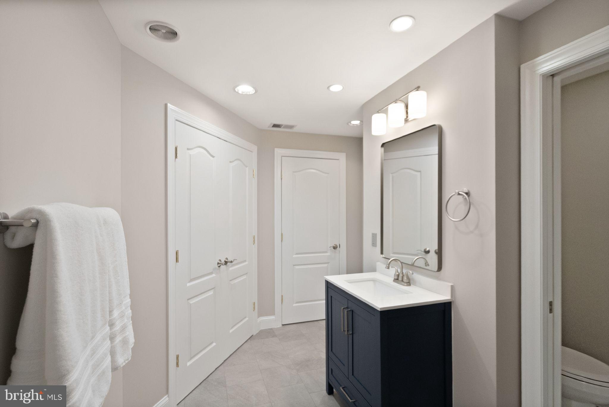 CARIS GLENNE - Residential