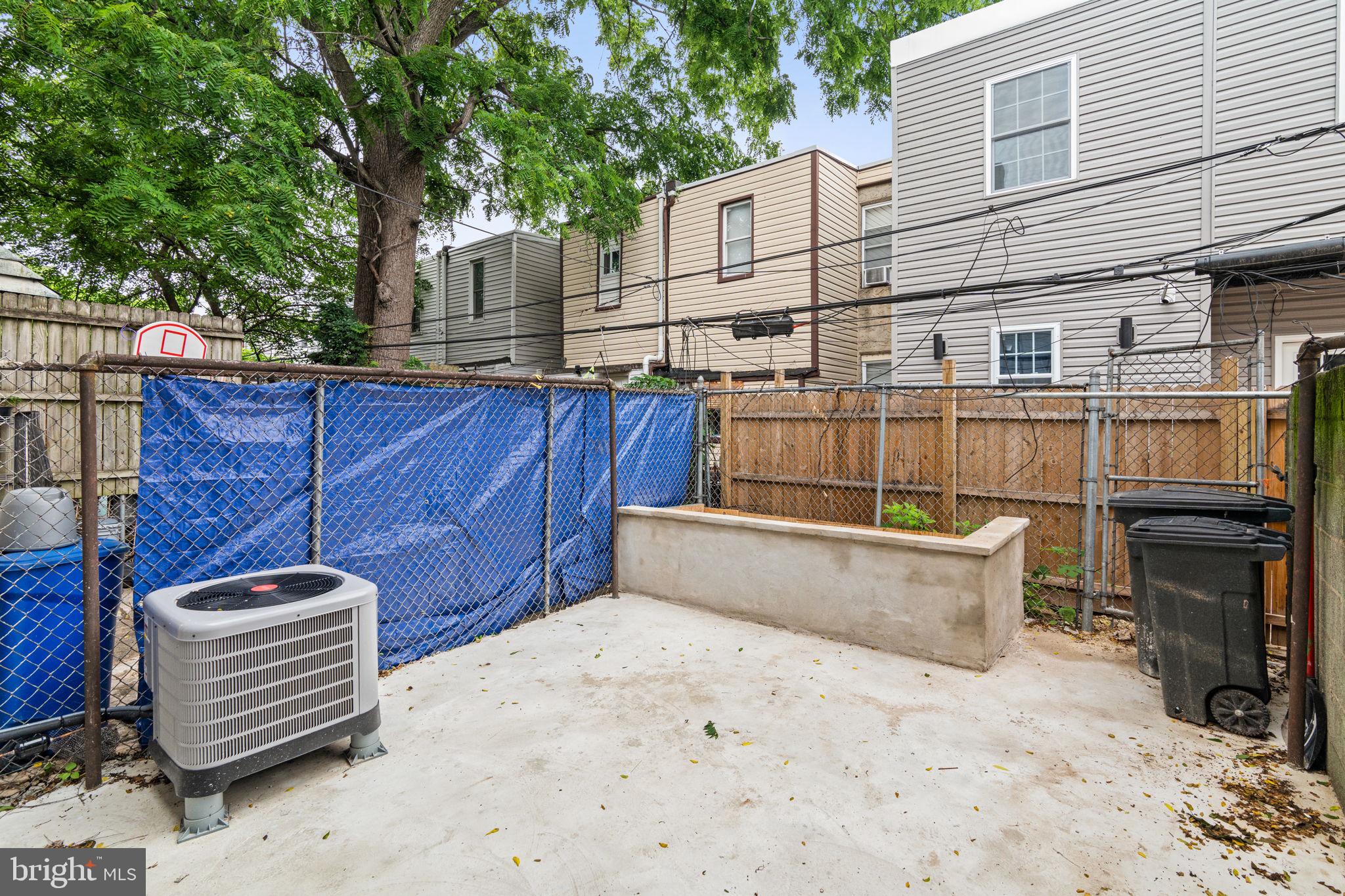 PORT RICHMOND - Residential