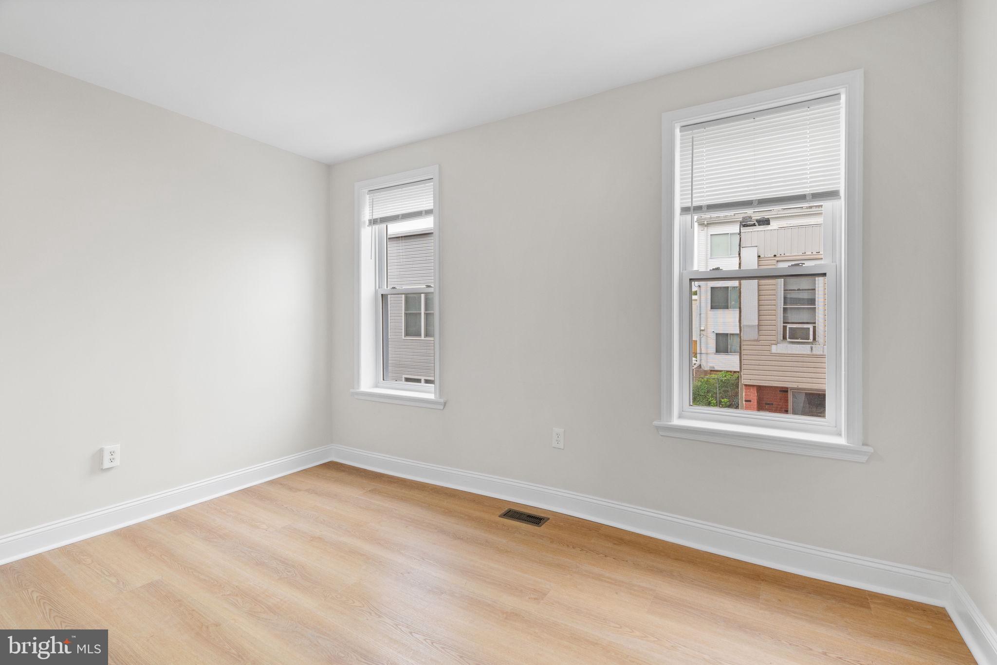 PORT RICHMOND - Residential