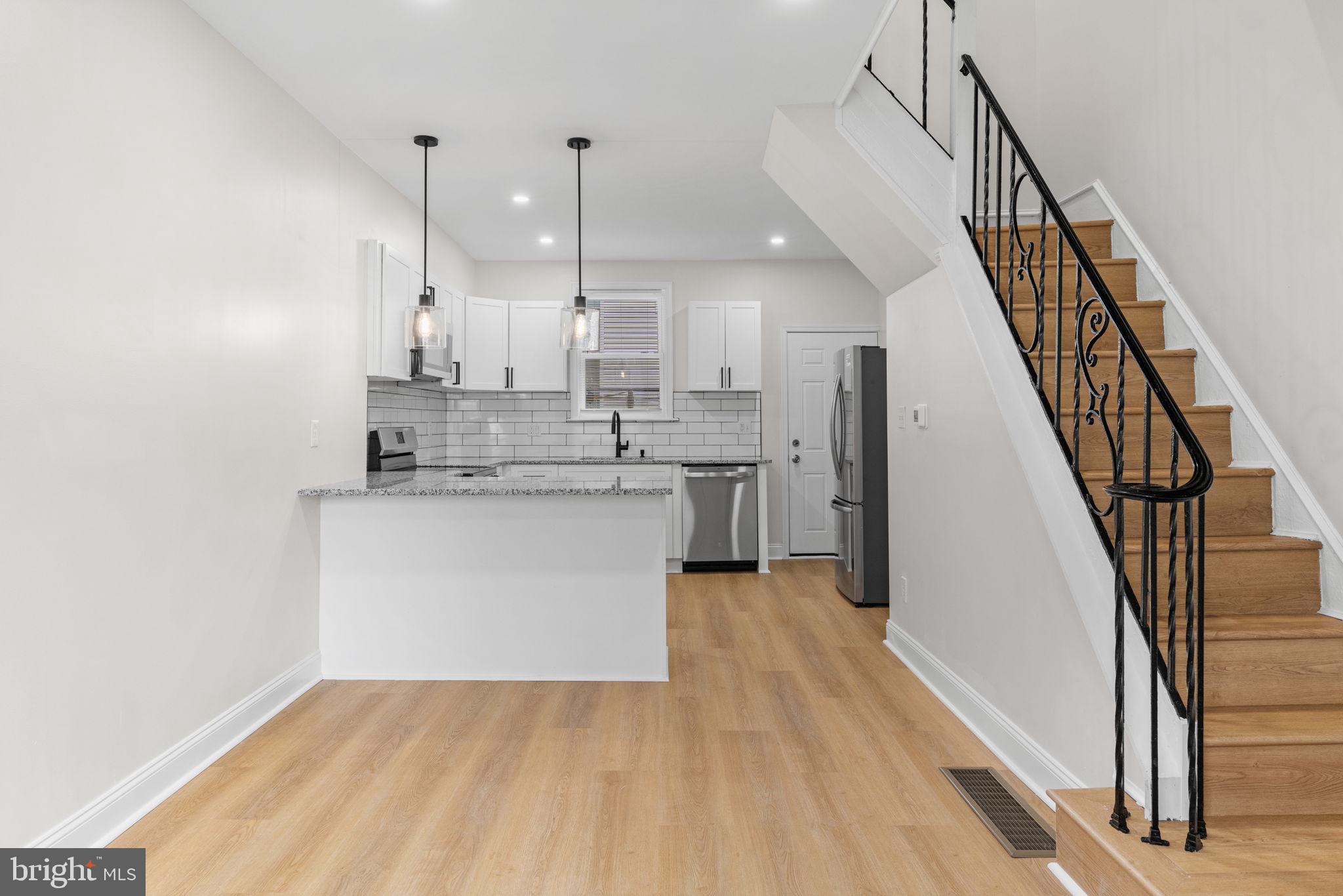 2151 E STELLA STREET