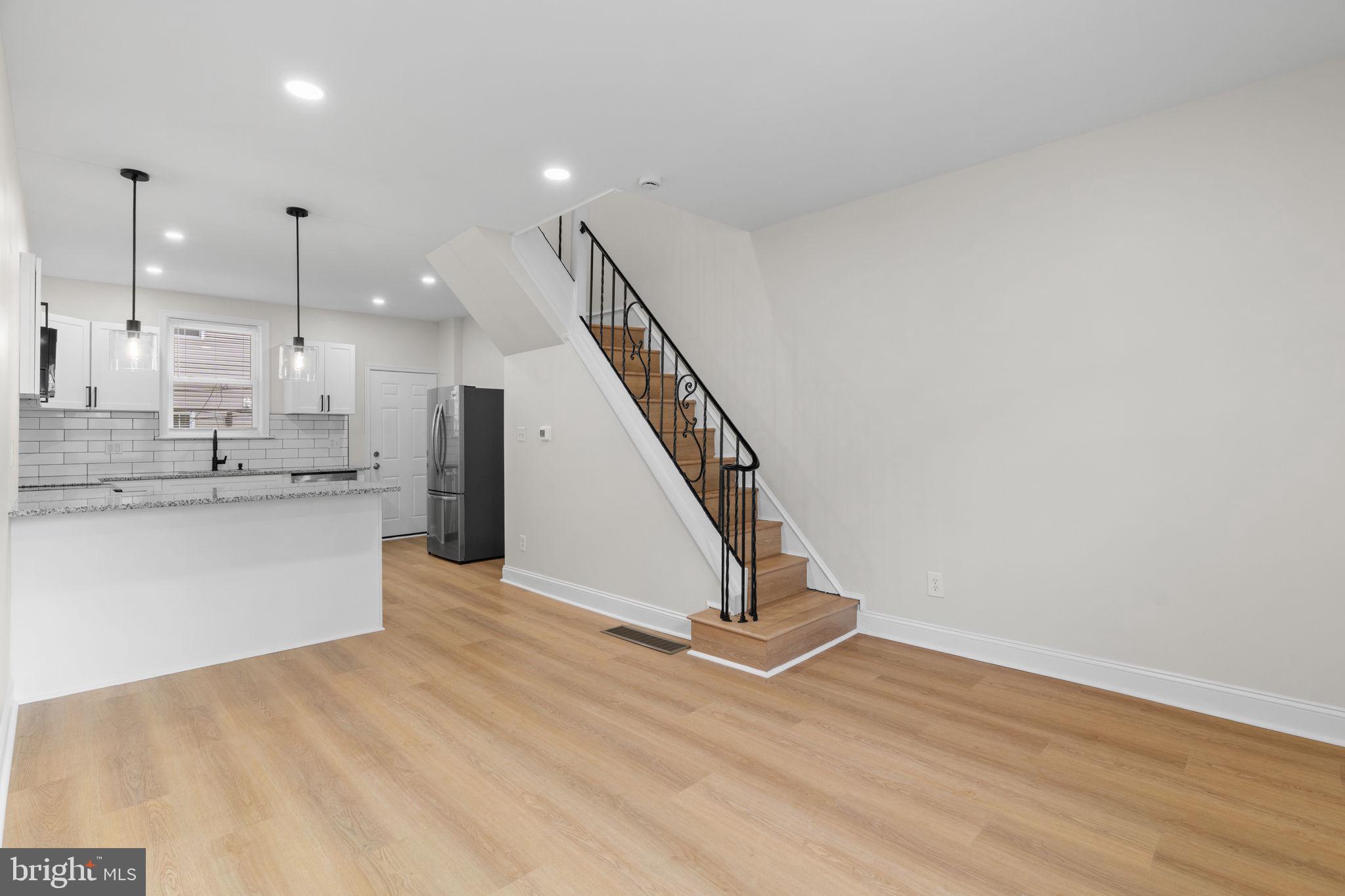 2151 E STELLA STREET