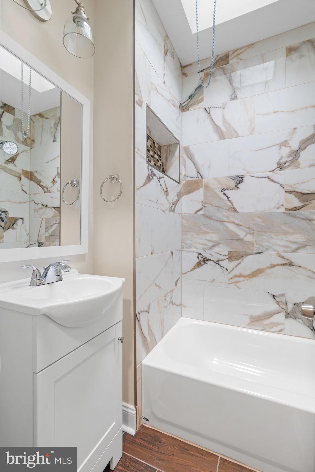 PORT RICHMOND - Residential