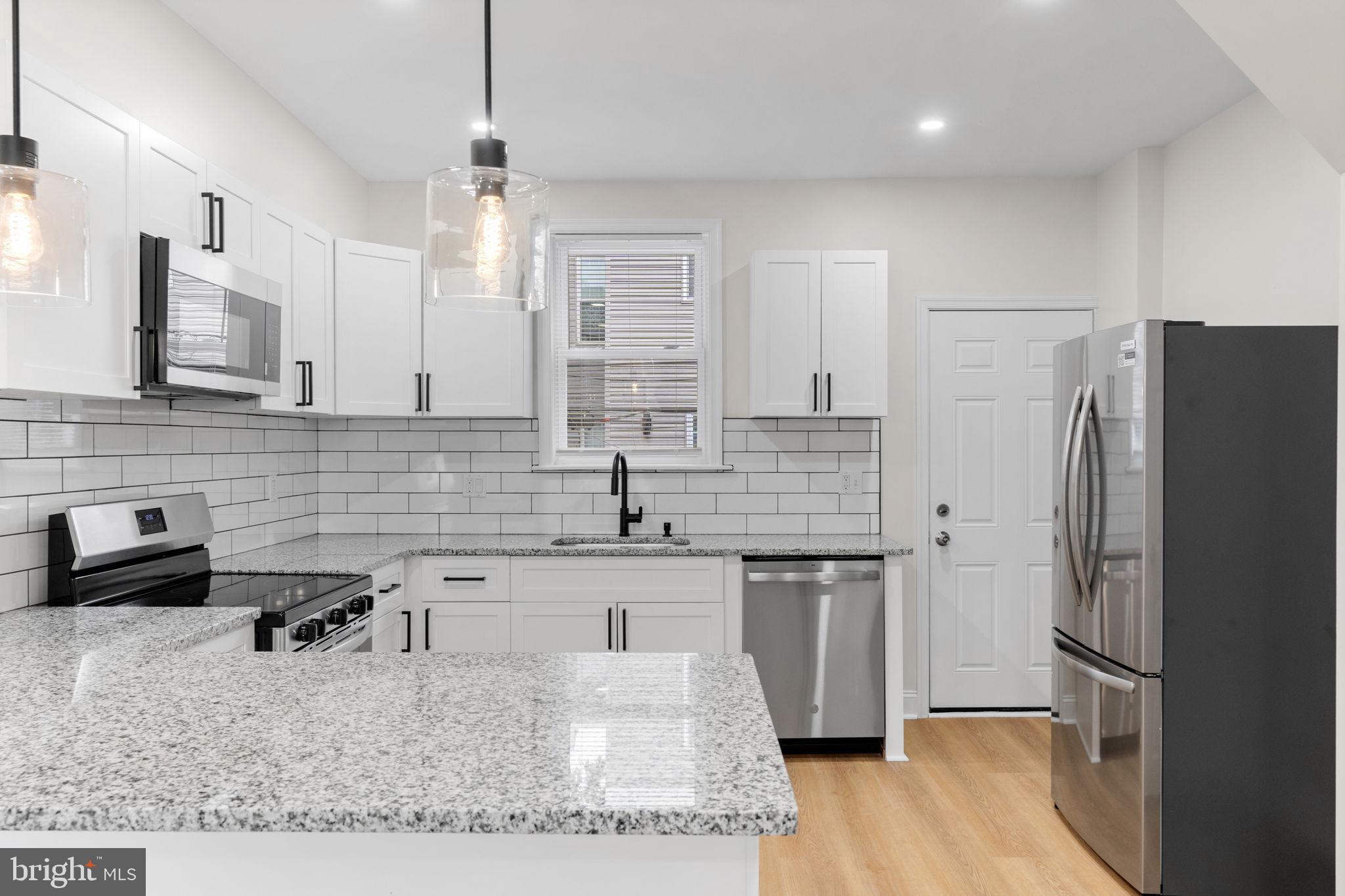 PORT RICHMOND - Residential