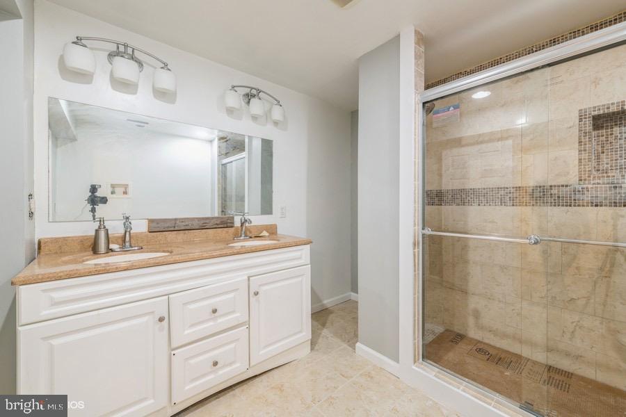 SHADOW HILLS - Residential