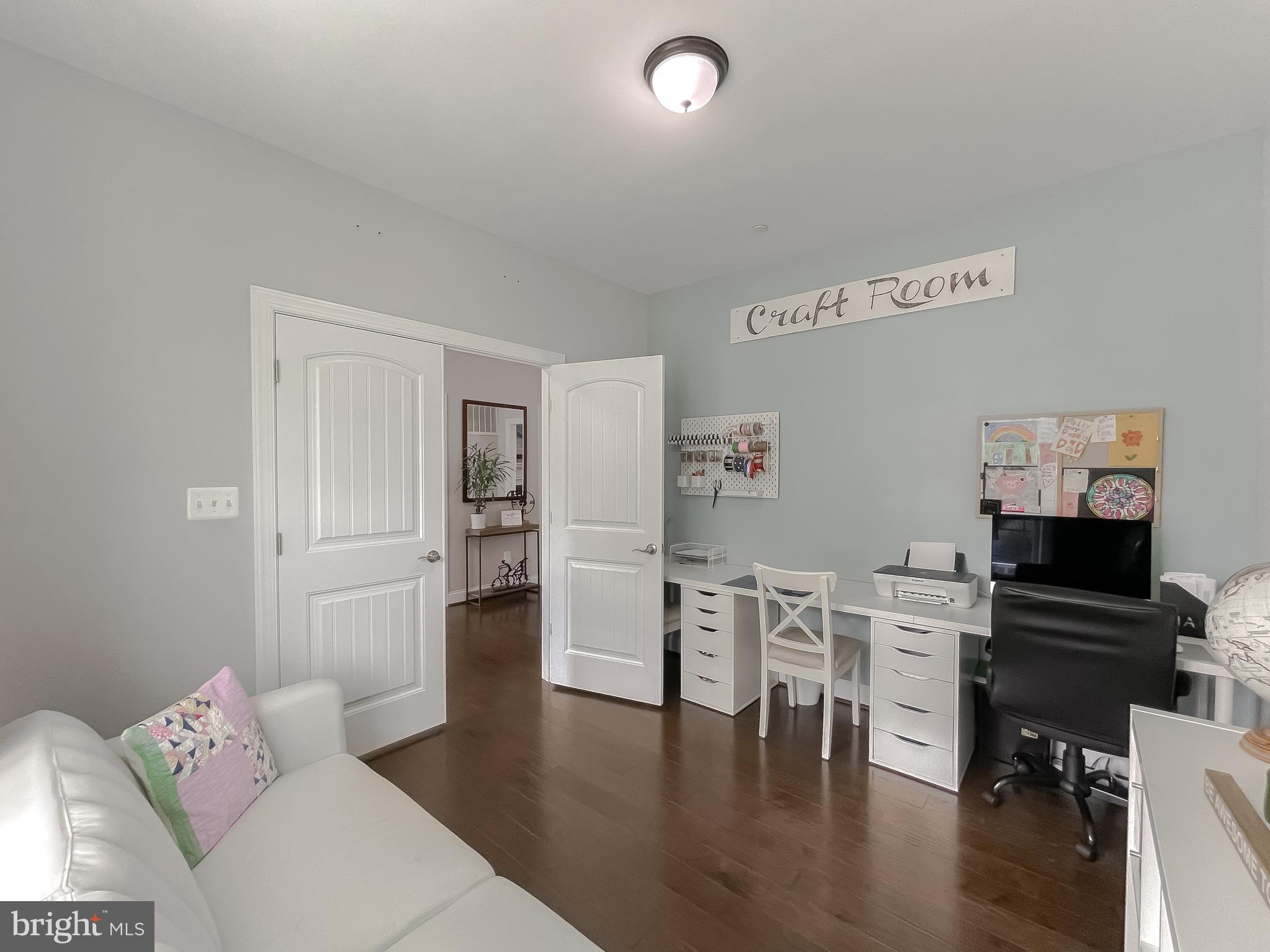 TWIN PONDS - Residential