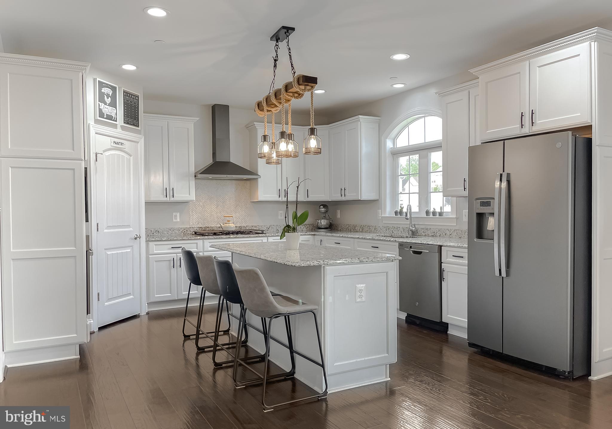 TWIN PONDS - Residential