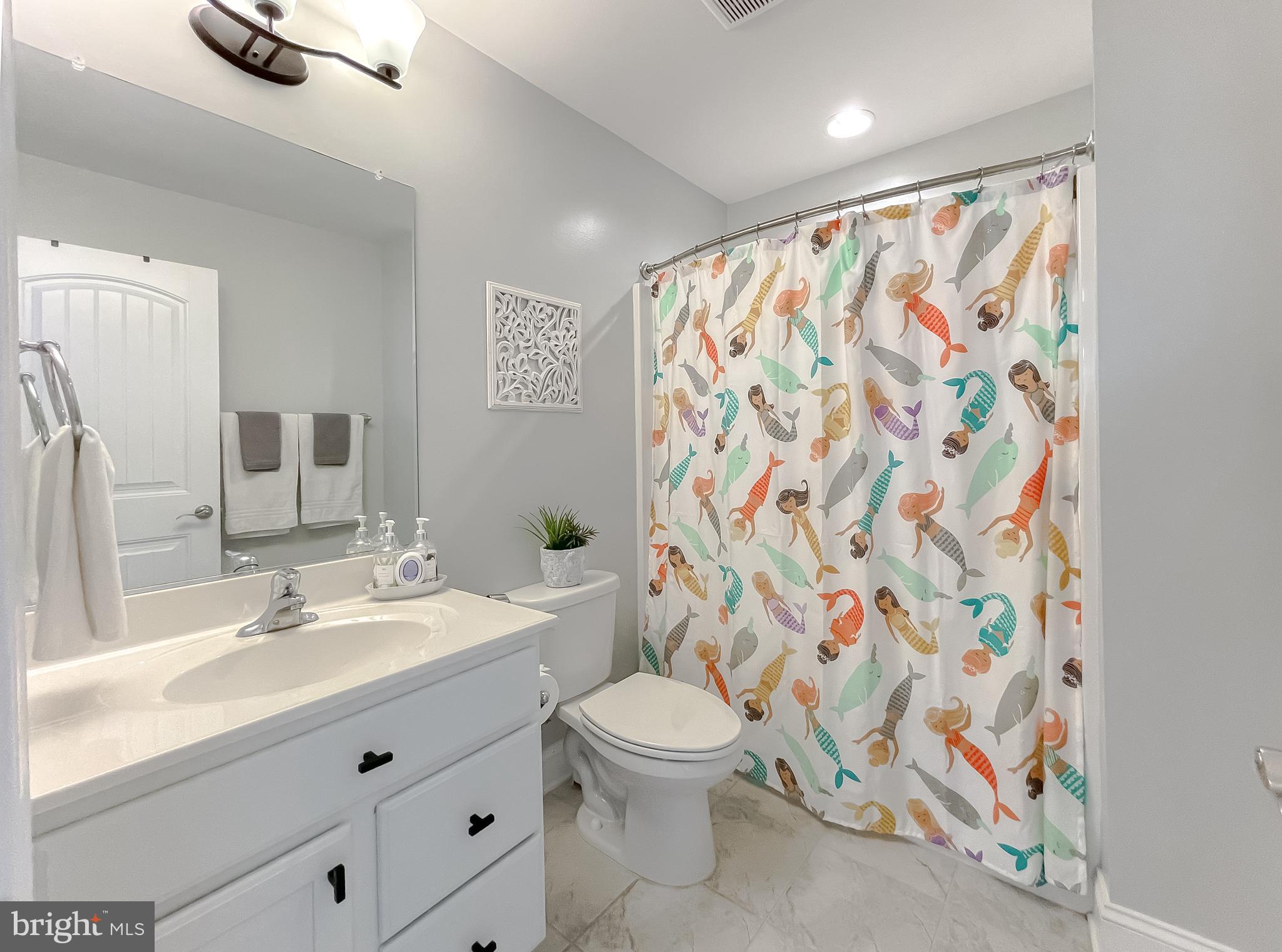 TWIN PONDS - Residential