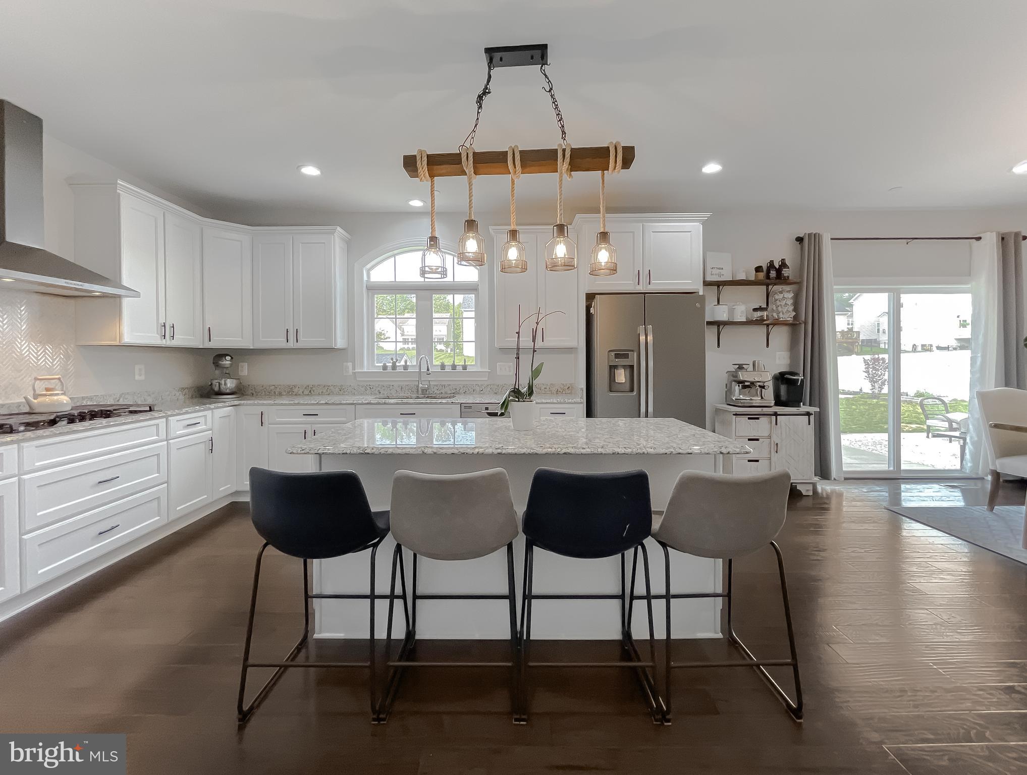 TWIN PONDS - Residential