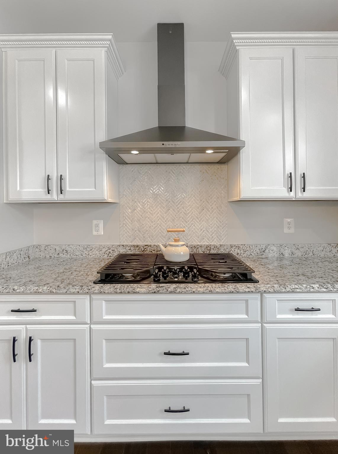 TWIN PONDS - Residential