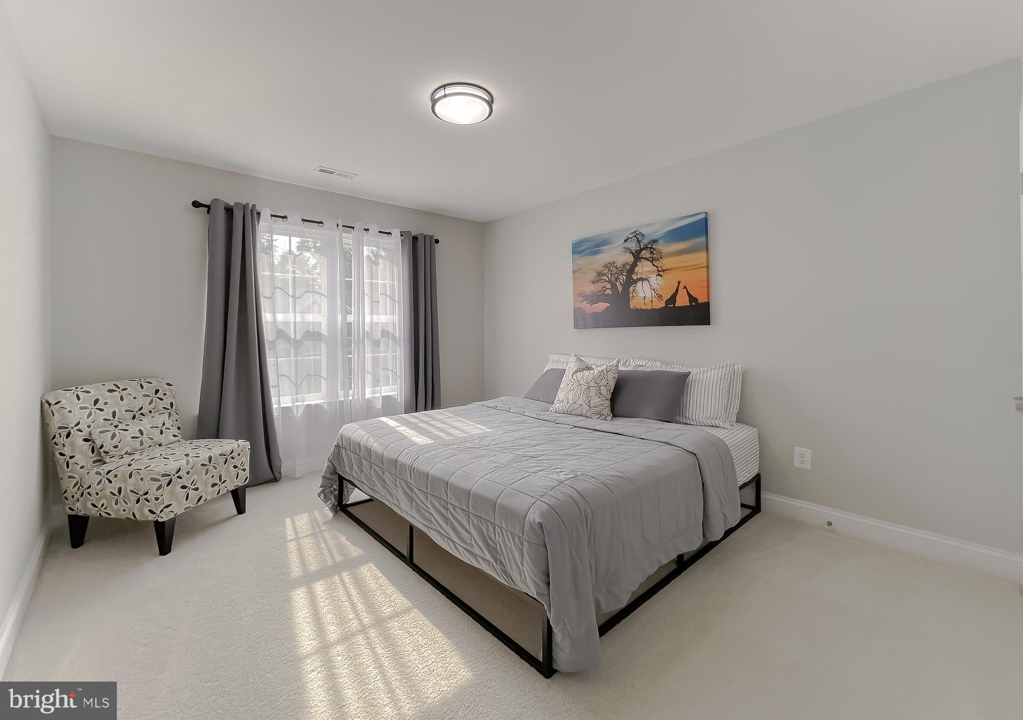 TWIN PONDS - Residential