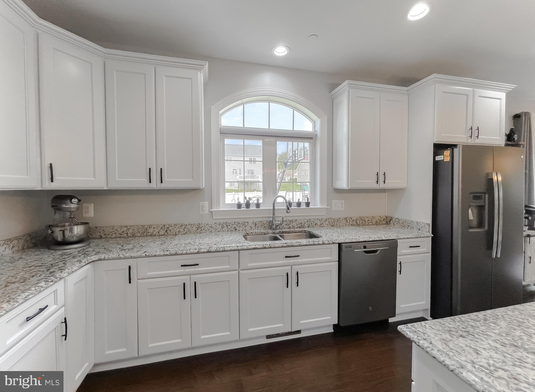 TWIN PONDS - Residential