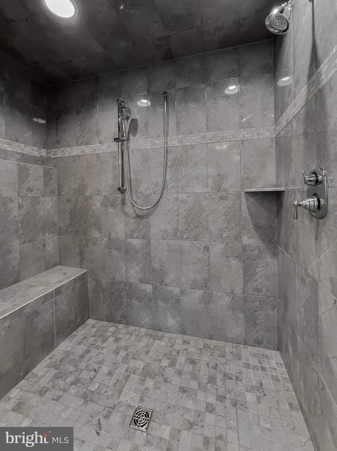 TWIN PONDS - Residential