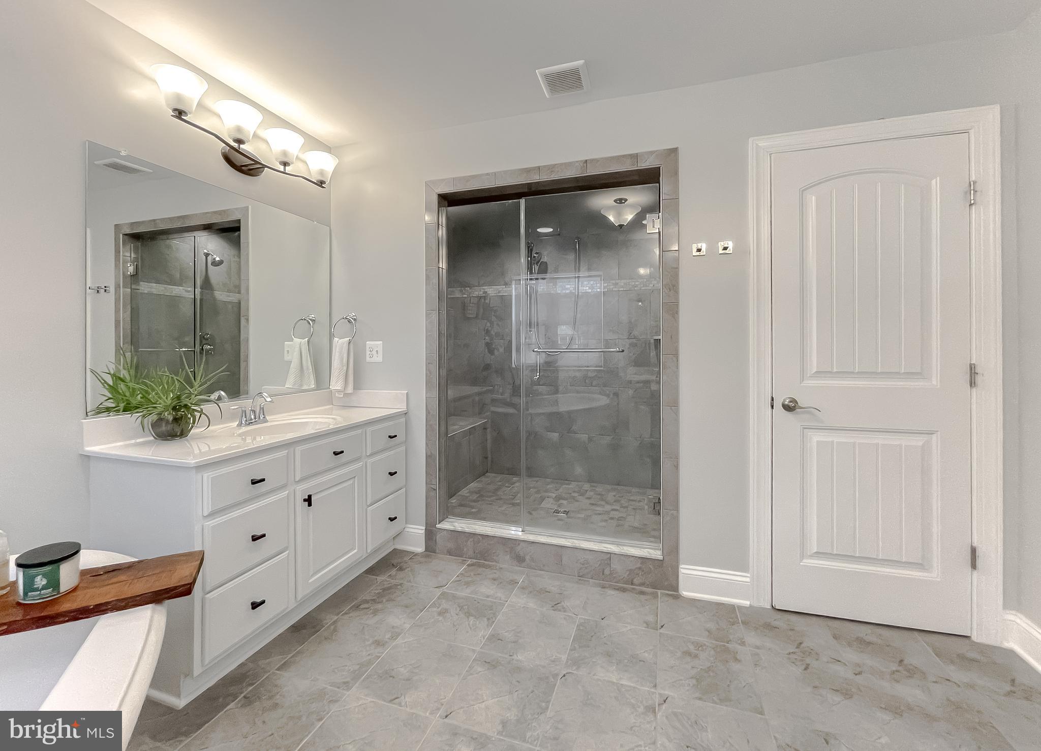 TWIN PONDS - Residential