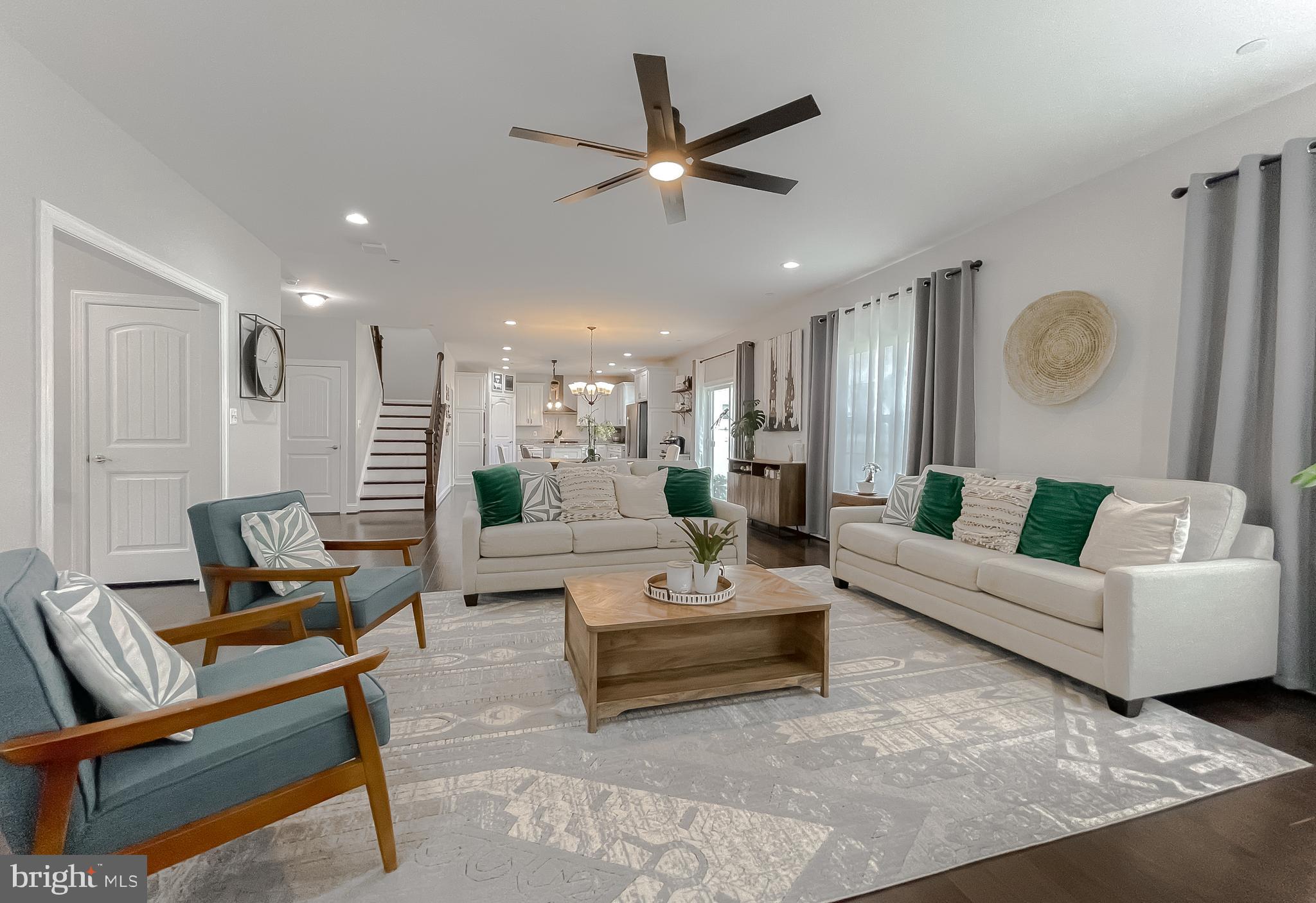 TWIN PONDS - Residential