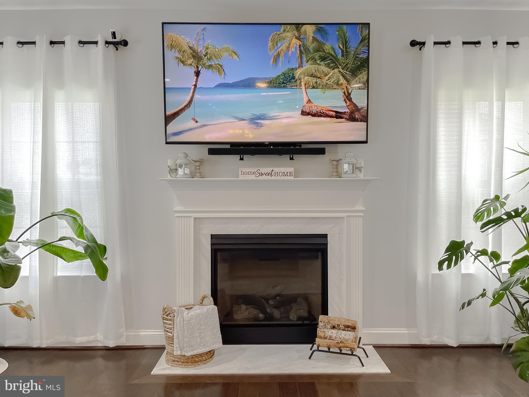 TWIN PONDS - Residential