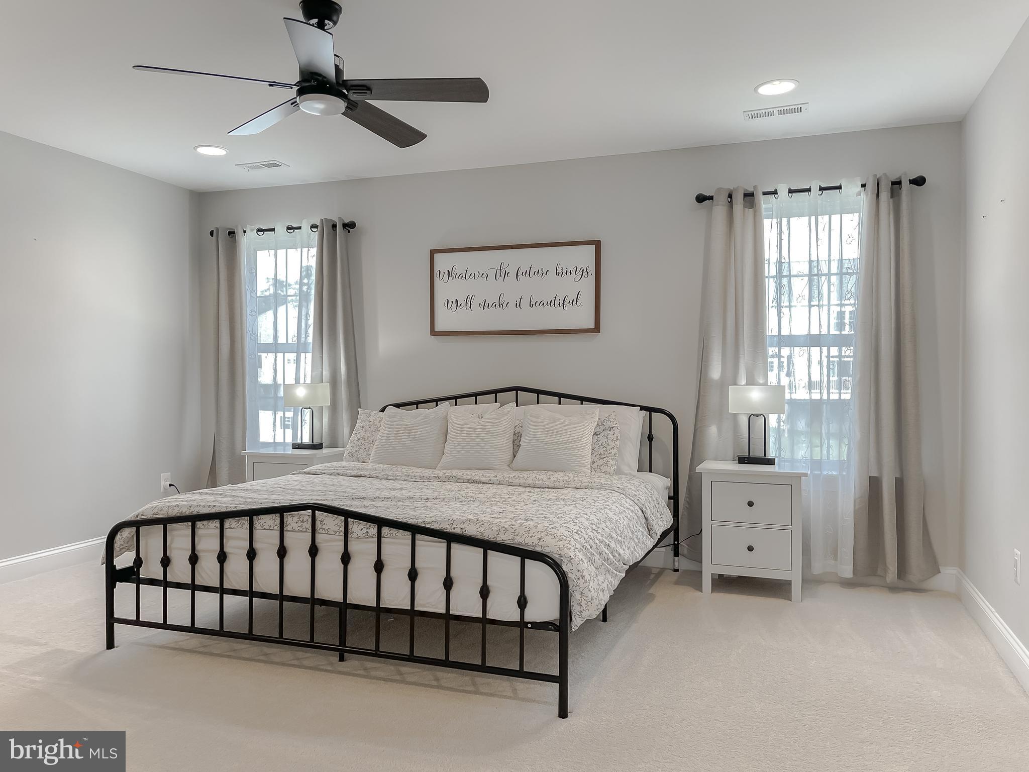 TWIN PONDS - Residential