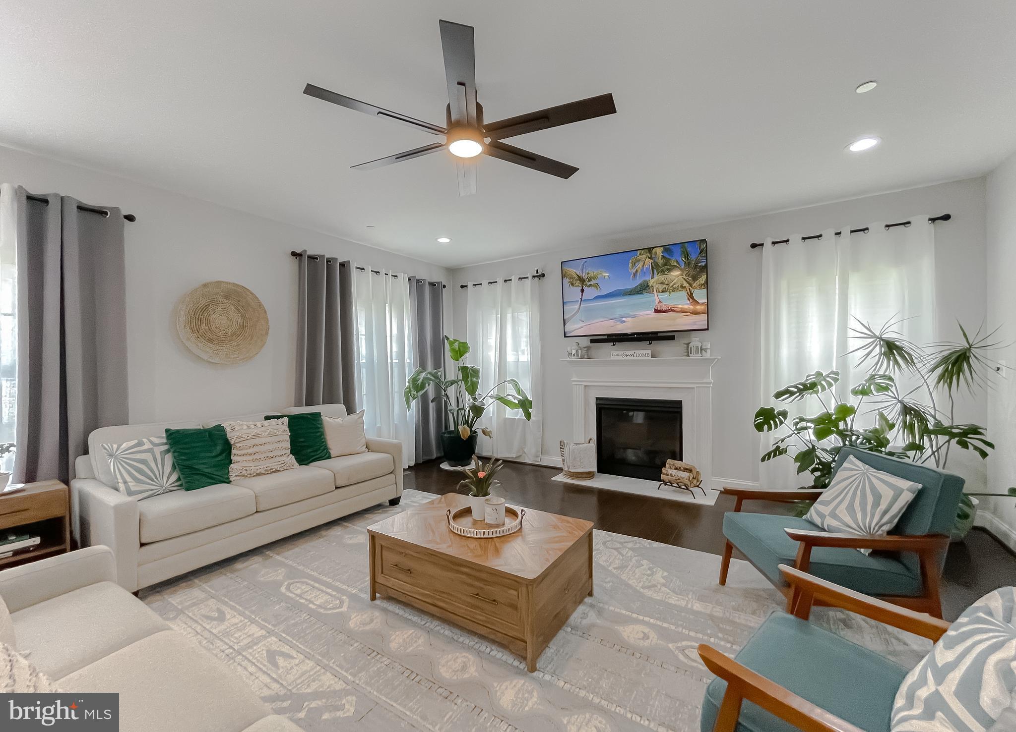 TWIN PONDS - Residential