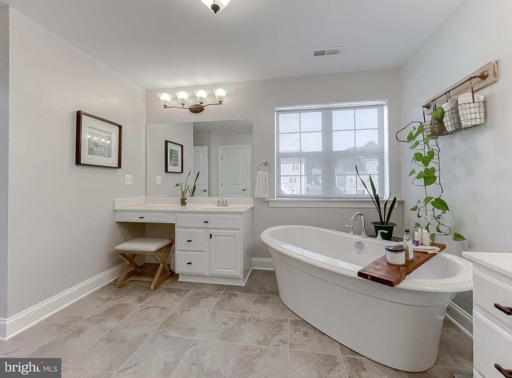 TWIN PONDS - Residential