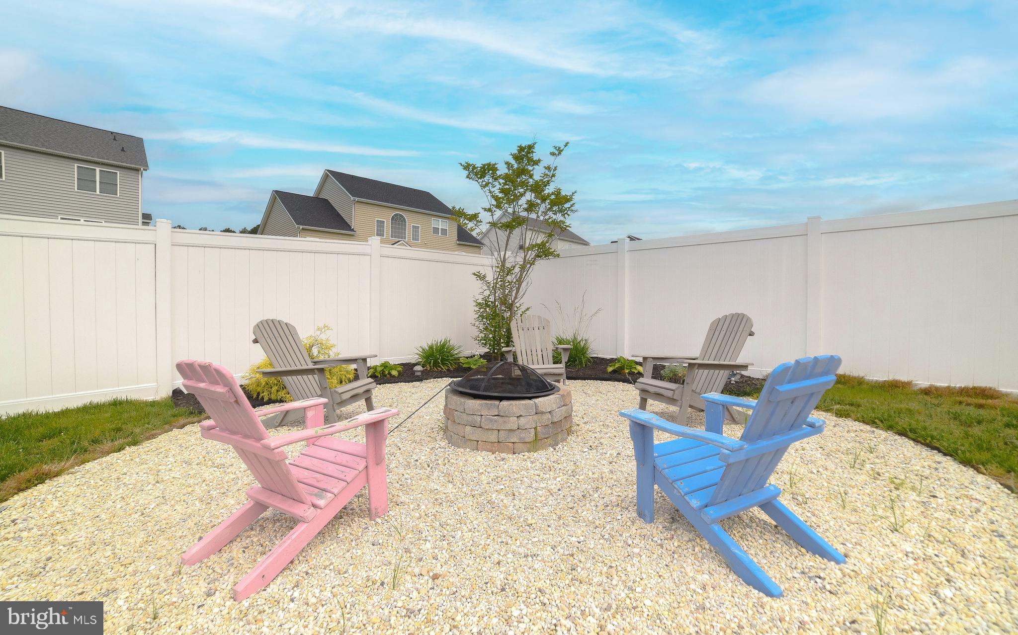 TWIN PONDS - Residential