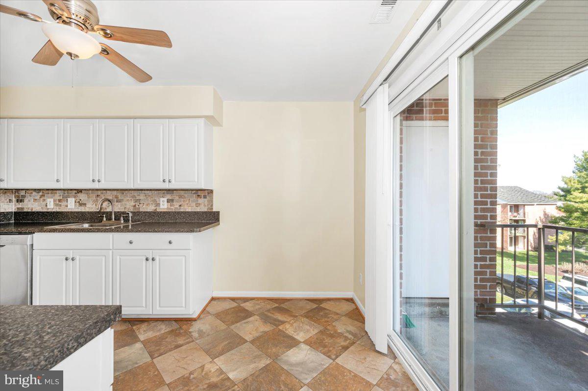 GLADE TOWN - Residential