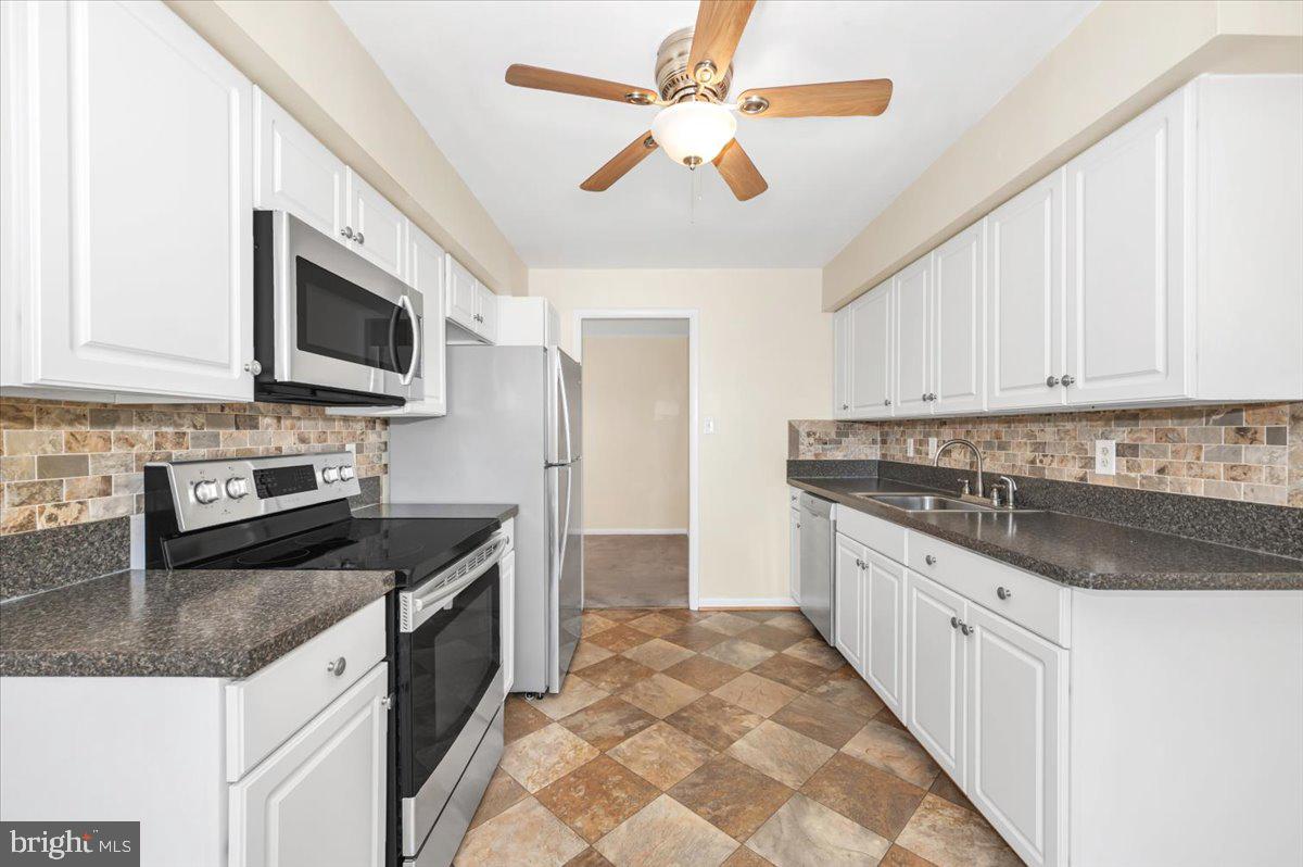 GLADE TOWN - Residential