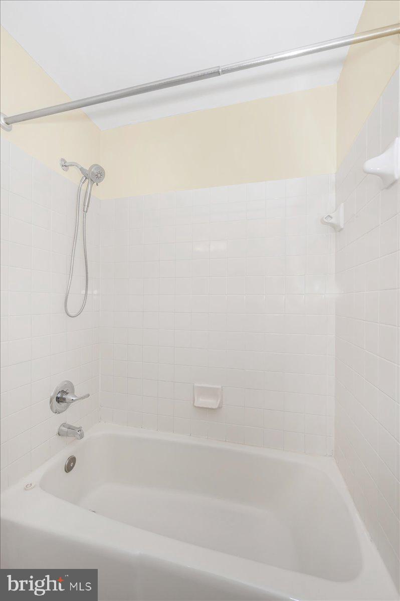 GLADE TOWN - Residential