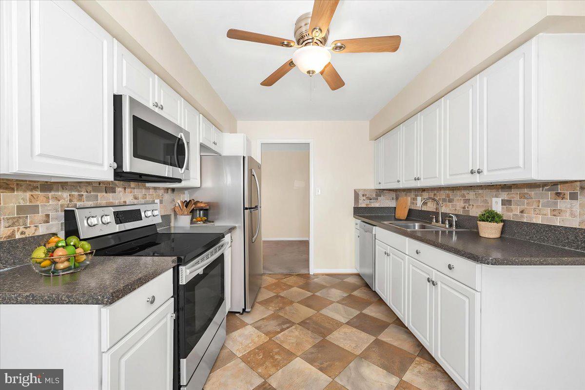 GLADE TOWN - Residential